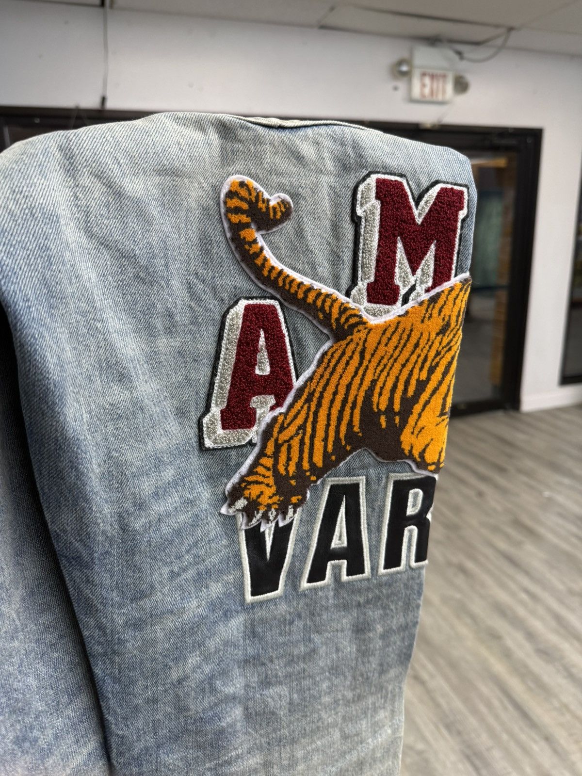 Amiri Amiri - Varsity Tiger Straight Leg Jeans Size US 30 / EU 46 - 2 Thumbnail