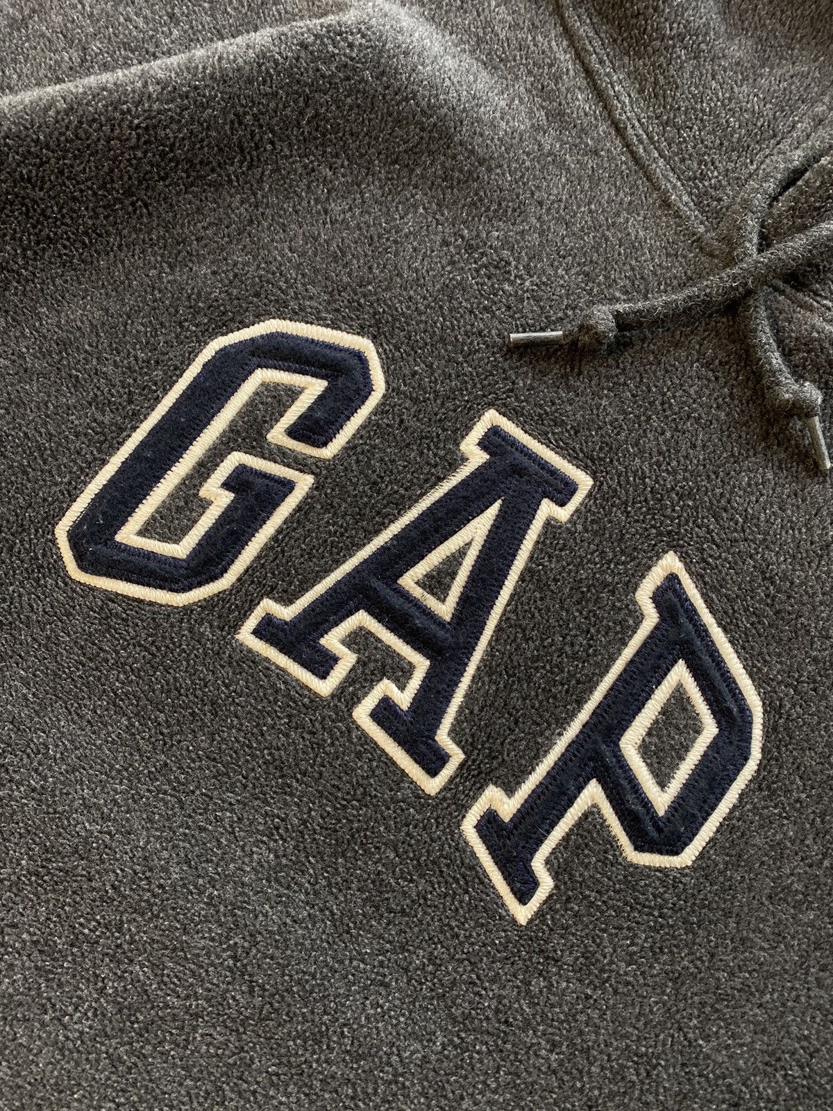 Gap × Vintage Vintage Y2K Cap Big Logo Fleece Gray Hoodie Pullover Size L Size US L / EU 52-54 / 3 - 4 Thumbnail
