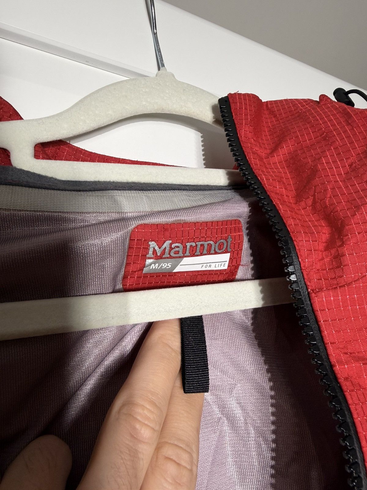 Marmot Marmot Red Rain Light Weight Men’s jacket Size M (fit for S) Size US S / EU 44-46 / 1 - 5 Thumbnail