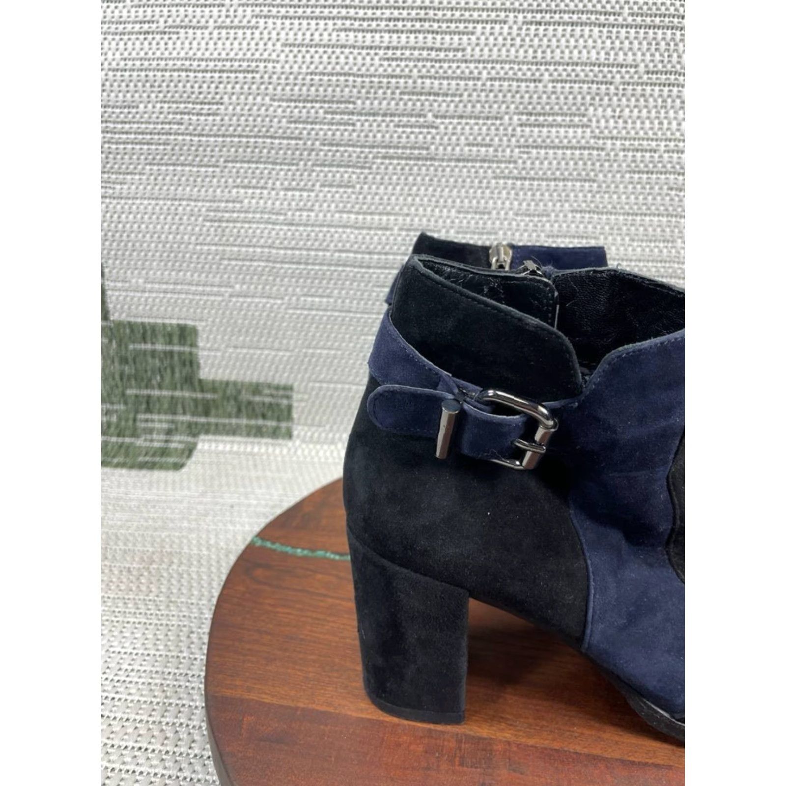 Aquatalia Aquatalia Boots Womens 7 US Eliana Black Suede Ankle Side Zip Heeled Bootie Women's Boots Suede Black Eliana Aquatalia Bootie Size US 7 / IT 37 - 3 Thumbnail