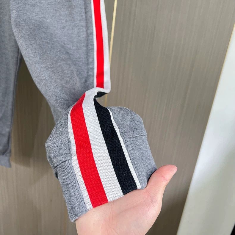 Thom Browne Thom Browne size3 Gray striped casual trousers Size US 27 - 4 Thumbnail