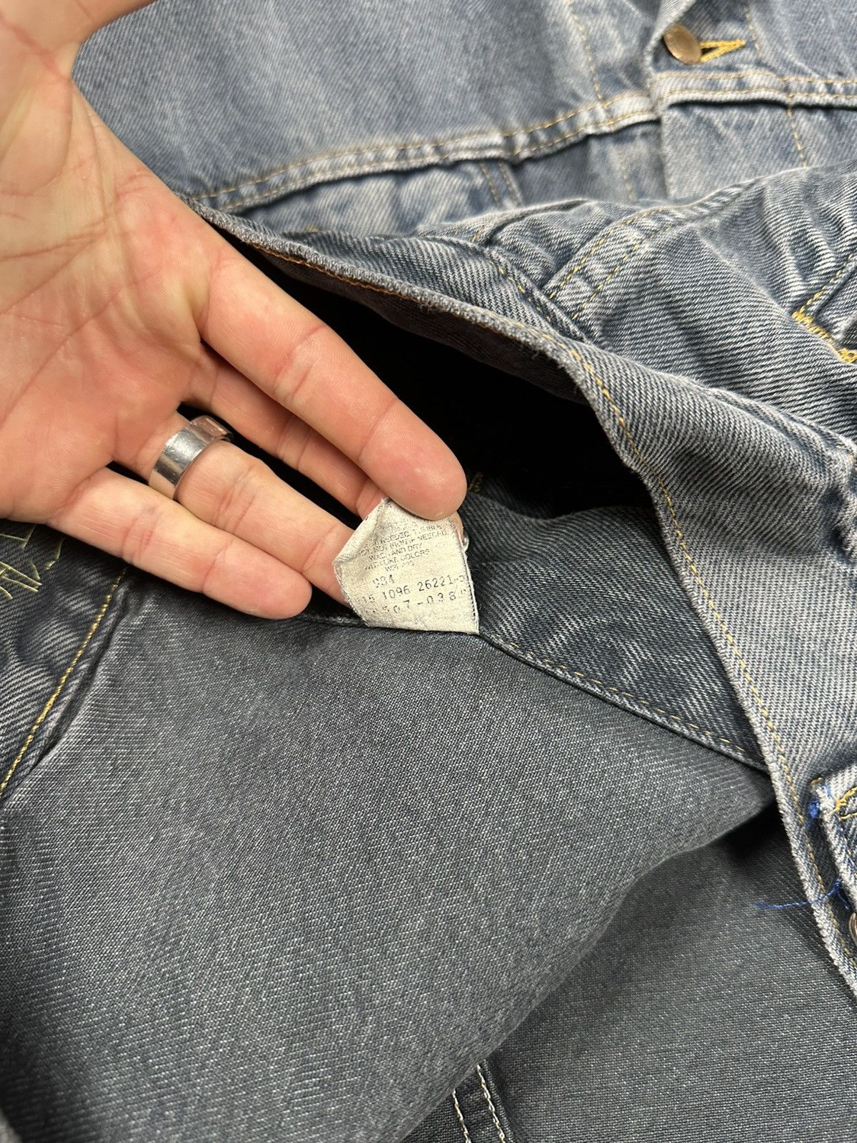 Levi's Vintage 1996 Levi’s Faded Sherpa Collar Denim Jacket Trucker Size US XL / EU 56 / 4 - 9 Thumbnail