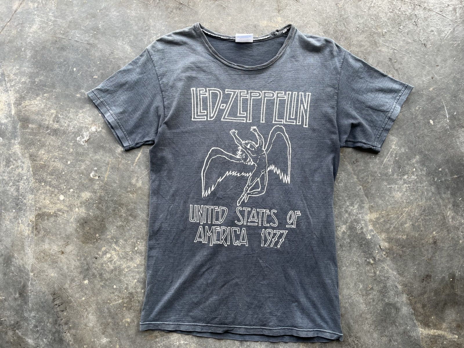 Band Tees × Led Zeppelin × Vintage Vintage Sunfaded Led Zeppelin Tour Tee Size US S / EU 44-46 / 1 - 2 Thumbnail