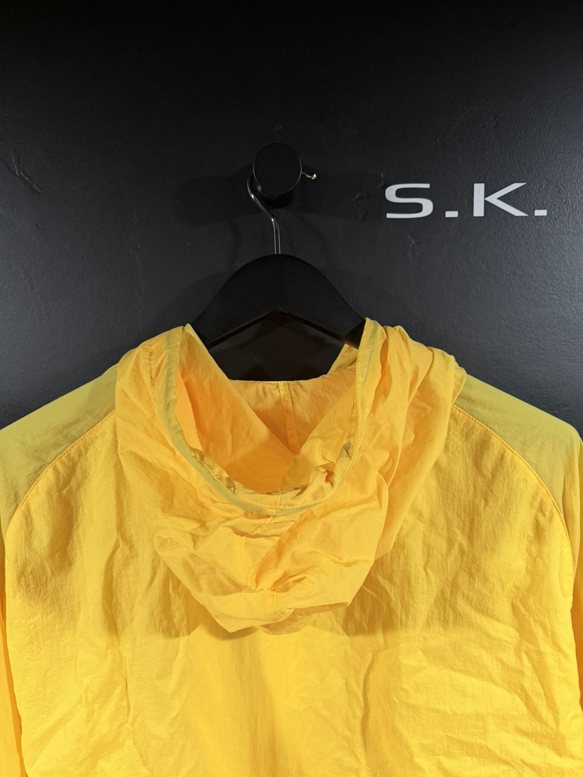 Vintage 2010s Vintage Champion Yellow Nylon Hooded Windbreaker XL Size US XL / EU 56 / 4 - 8 Thumbnail