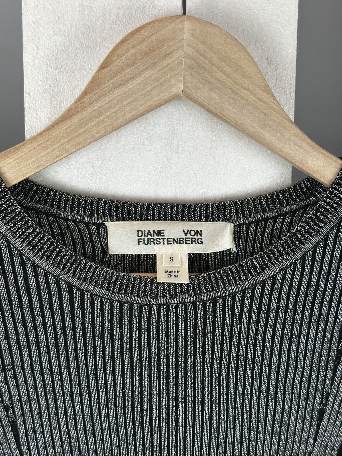 Diane von Furstenberg DIANE VON FURSTENBERG LONG SLEEVE STYLE Size S / US 4 / IT 40 - 6 Thumbnail
