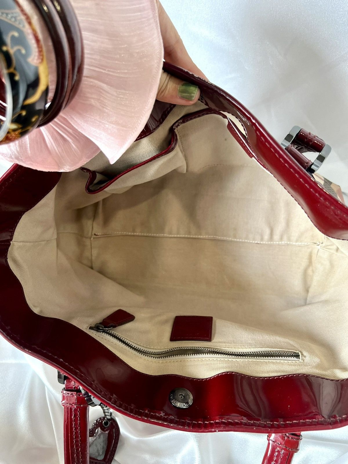 Burberry Burberry Heart Check Tote – Burgundy Red Size ONE SIZE - 12 Thumbnail