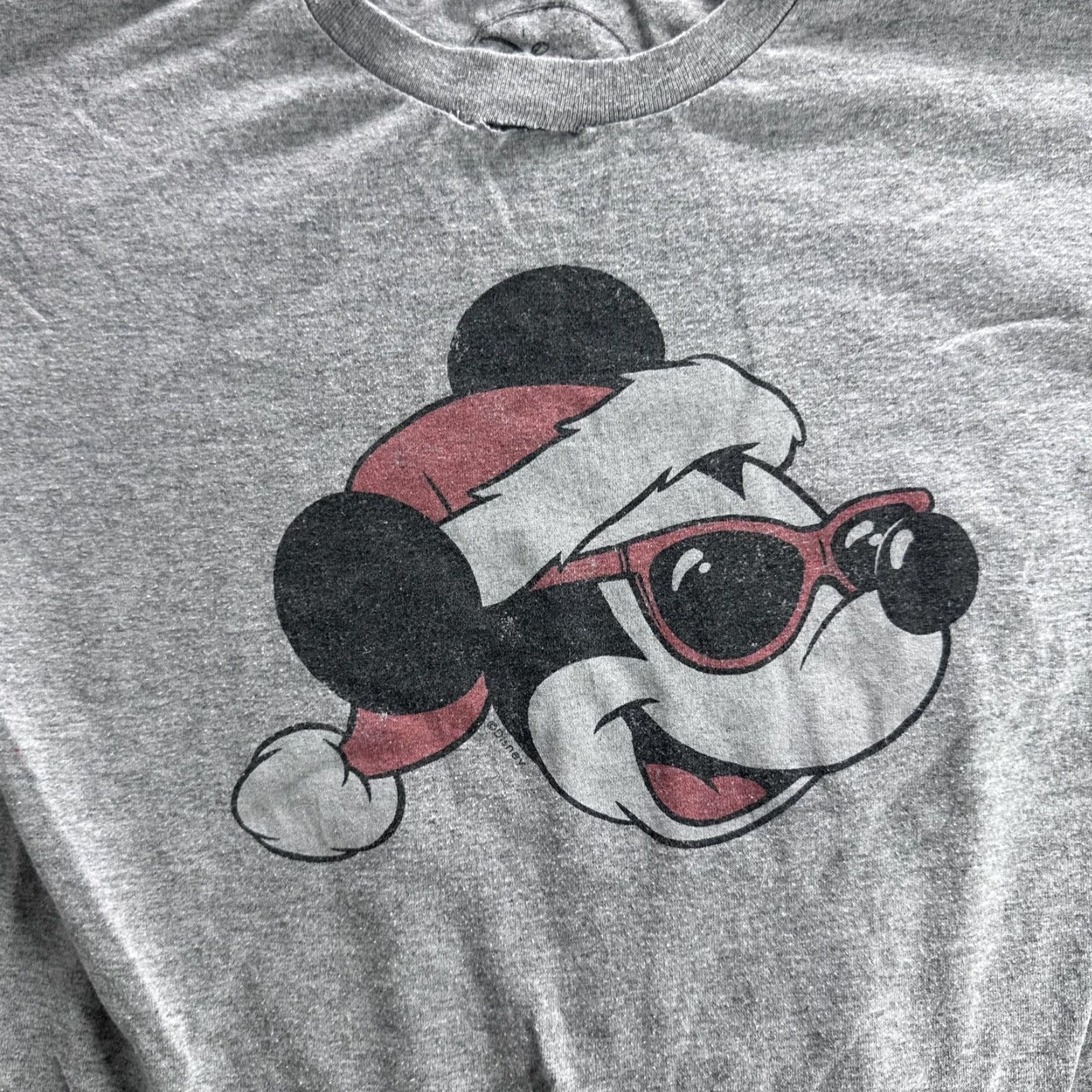 Disney Disney Mickey Mouse Shirt Mens Large Gray Santa Hat Sunglasses Christmas Tee Size US L / EU 52-54 / 3 - 3 Thumbnail