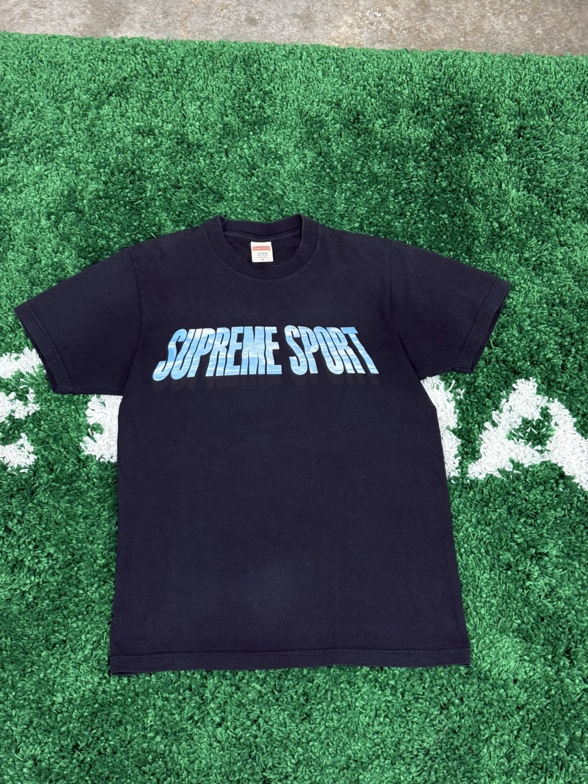 Supreme RARE Supreme SS14 Sport Logo Tee Center / Sky Medium Size US M / EU 48-50 / 2 - 1 Thumbnail