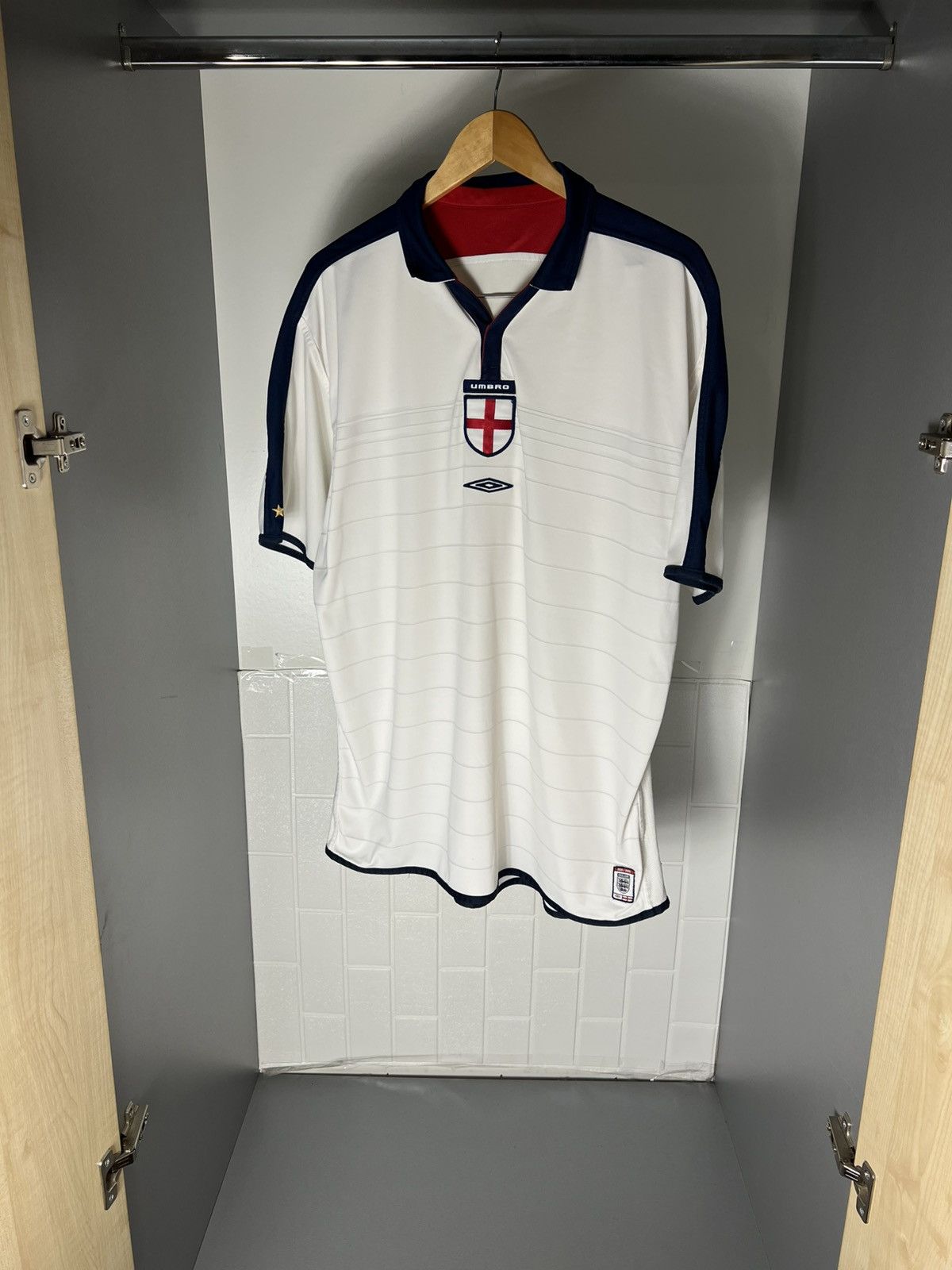 Umbro VINTAGE UMBRO ENGLAND RETRO SOCCER JERSEY MANCHESTER Y2K 90s Size US XXL / EU 58 / 5 - 4 Thumbnail