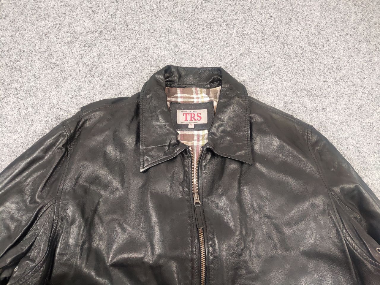 Vintage Vintage TRS leather bomber Jacket A-2 USAF Pilot Aviator USA Size US L / EU 52-54 / 3 - 7 Thumbnail
