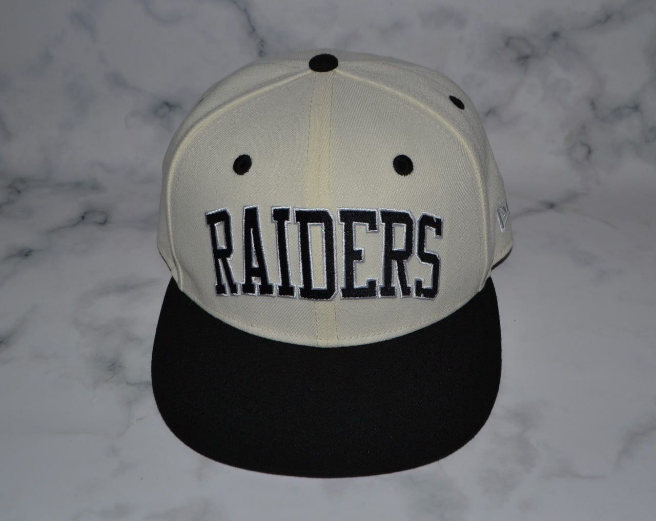 NFL New Era Raiders Las Vegas White and Black Snapback Hat Cap Size ONE SIZE - 2 Thumbnail