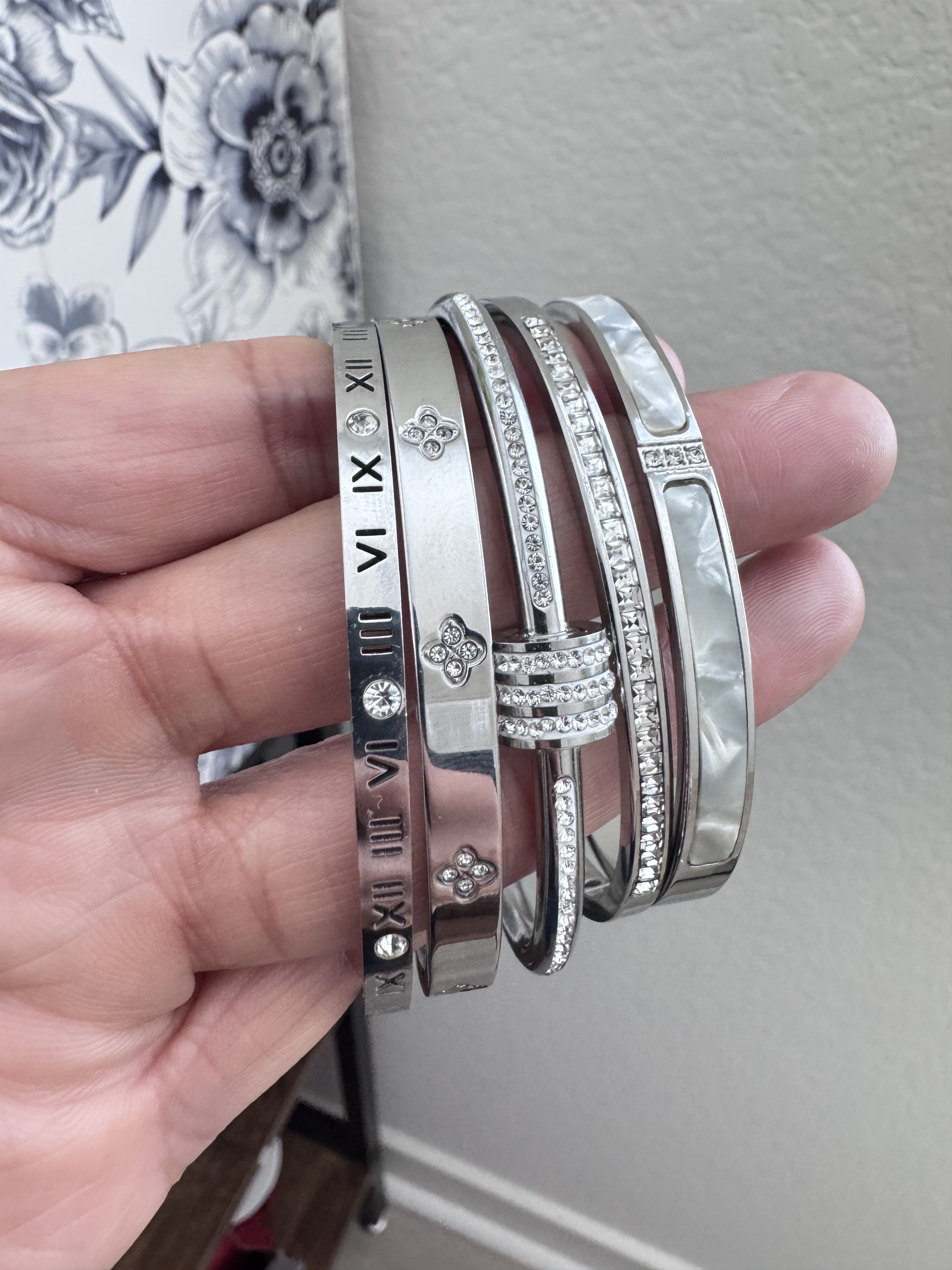 Other 5 pcs Fashion bracelet Size ONE SIZE - 1 Thumbnail