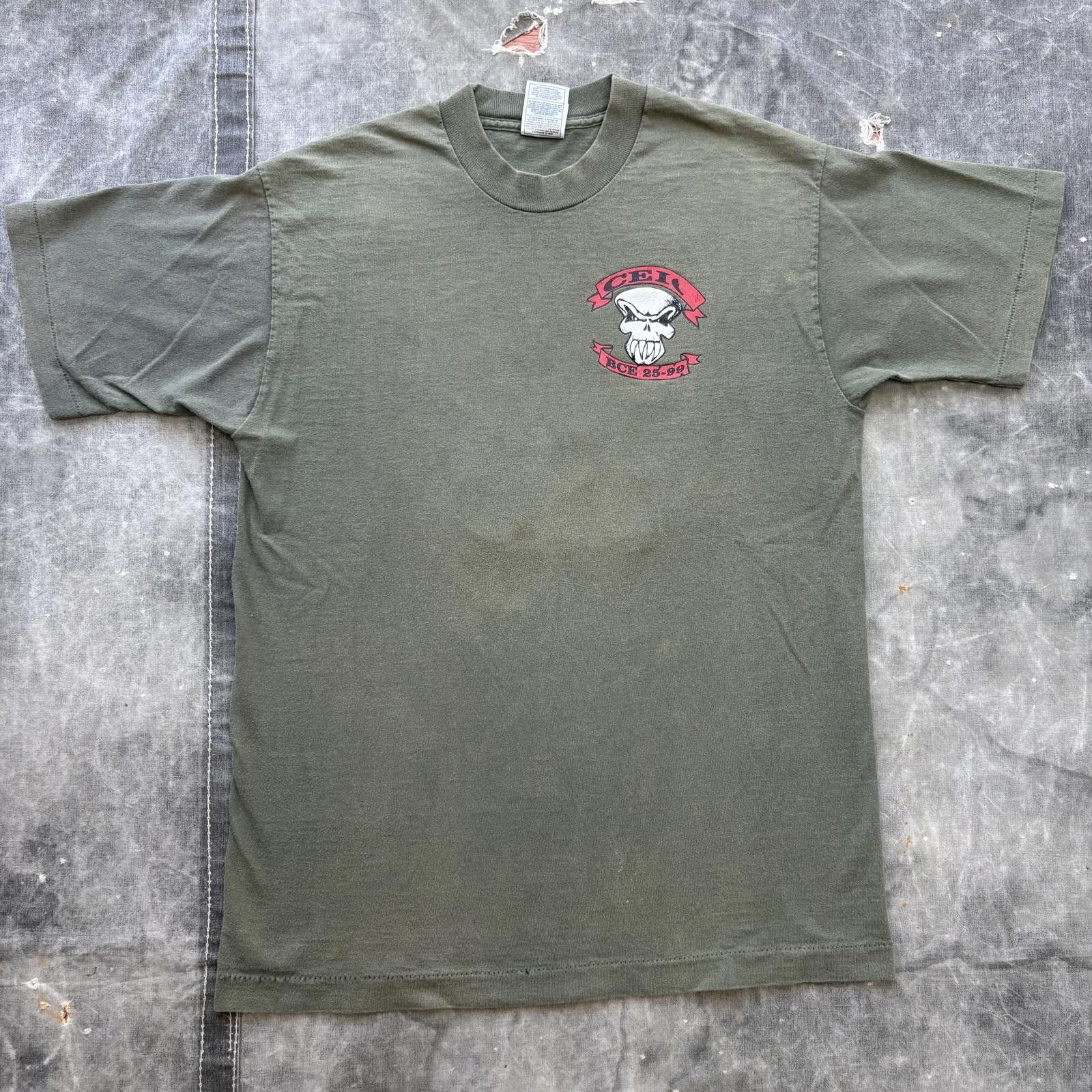 Fruit Of The Loom Vintage 90s Olive Green Marine Corps Engineer Skull Shirt Size US M / EU 48-50 / 2 - 2 Thumbnail