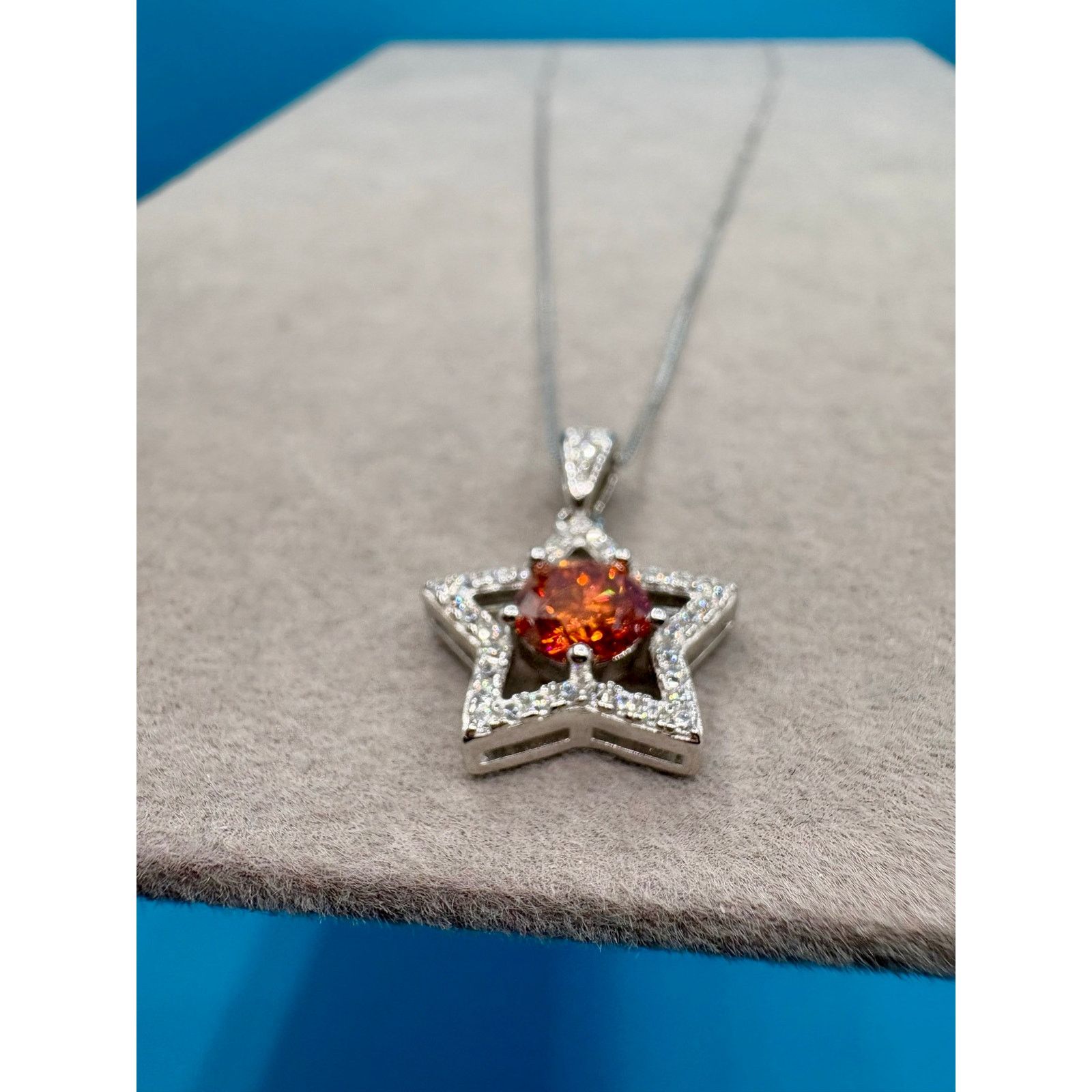 Jewelry NEW 1.5ct Orange/Wht Moissanite Star 17" Necklace,925 Silver Size ONE SIZE - 2 Thumbnail