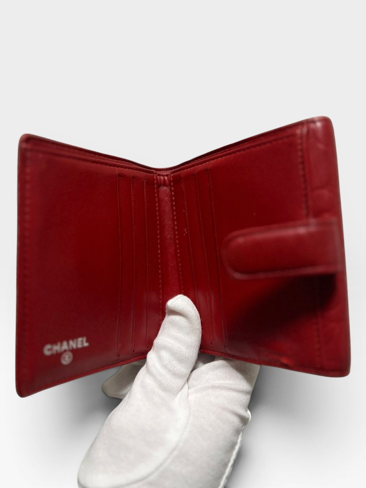 Chanel STEAL! Chanel Camellia embossed leather trifold wallet Size ONE SIZE - 6 Thumbnail