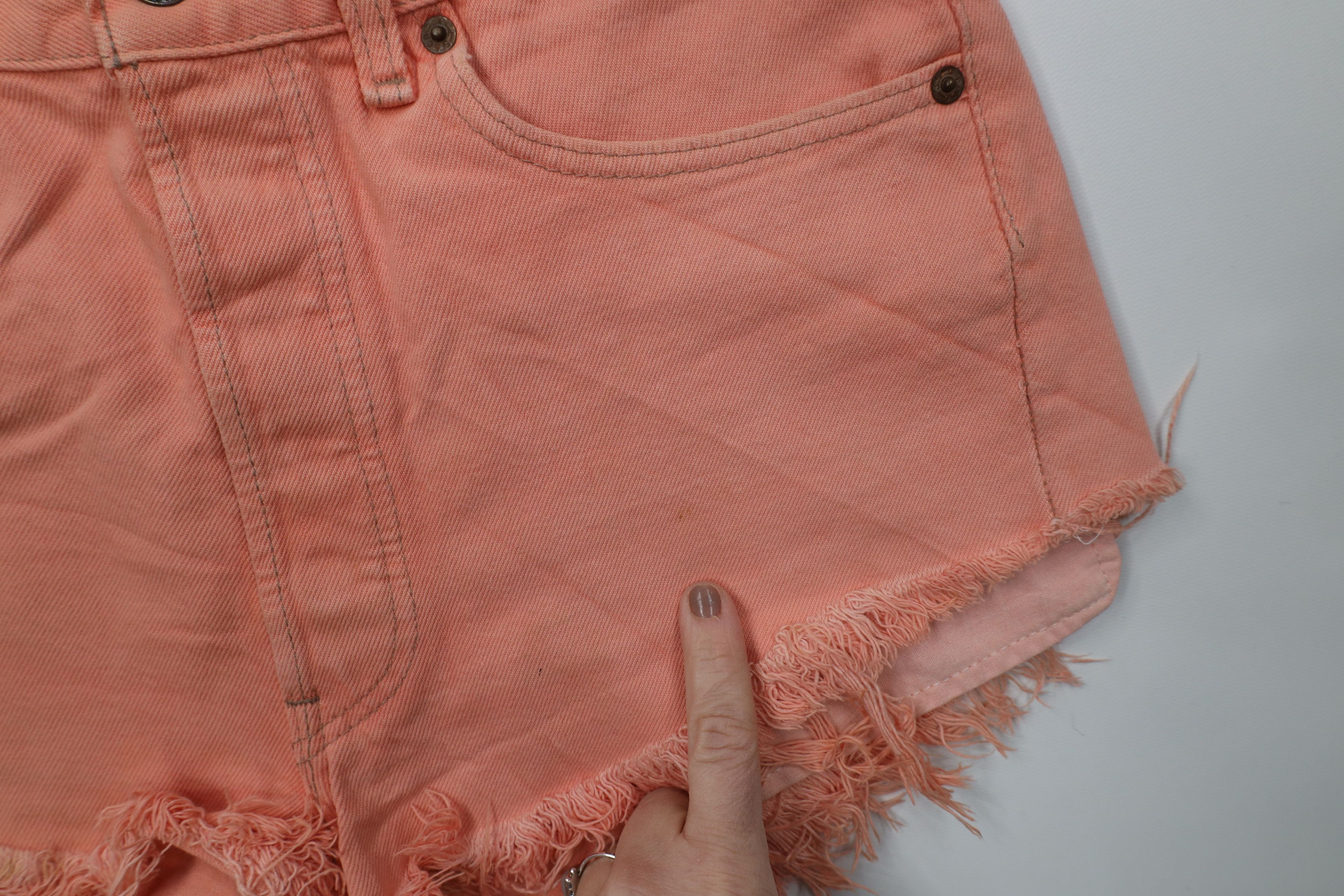 Levi's Vintage 90s Levis 501xx Cut Off Denim Jean Shorts Pink USA Size 32" / US 10 / IT 46 - 5 Thumbnail