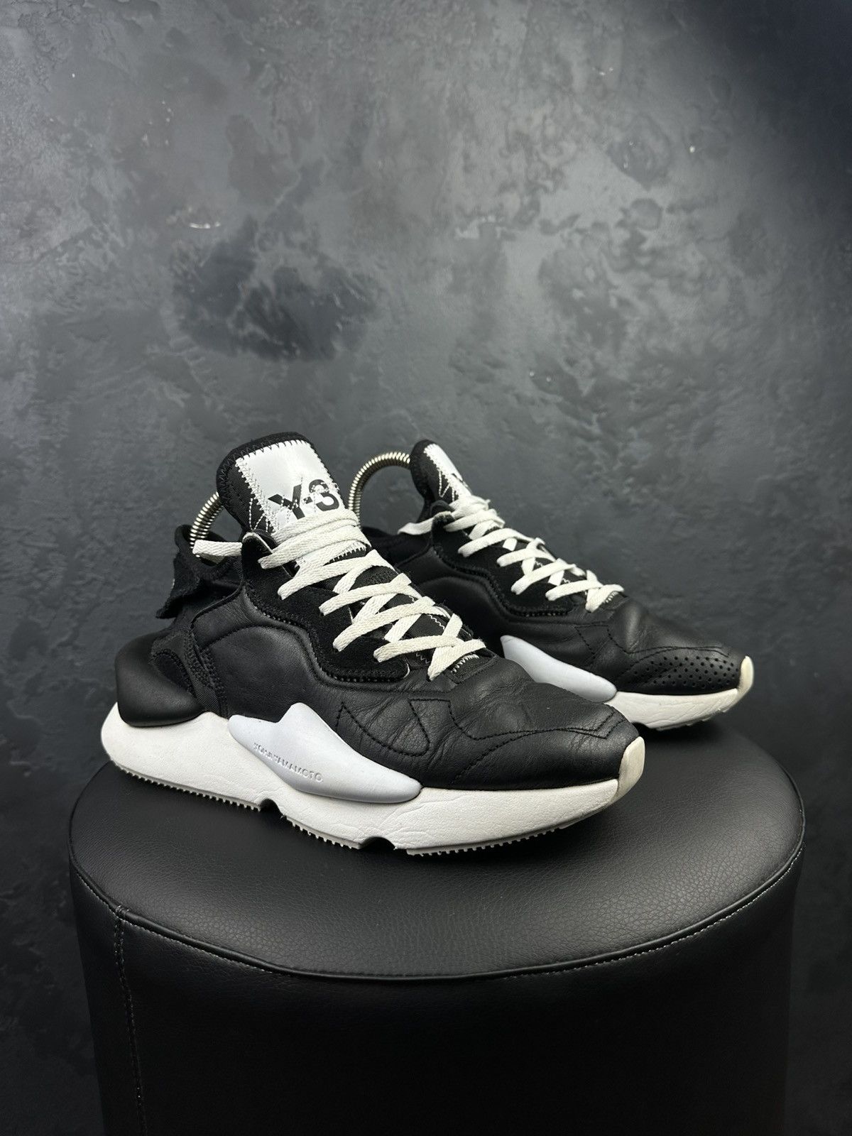 Y-3 × Yohji Yamamoto Y-3 Yohji Yamamoto Black White Kaiwa Sneakers Size US 5.5 / EU 38 - 5 Thumbnail
