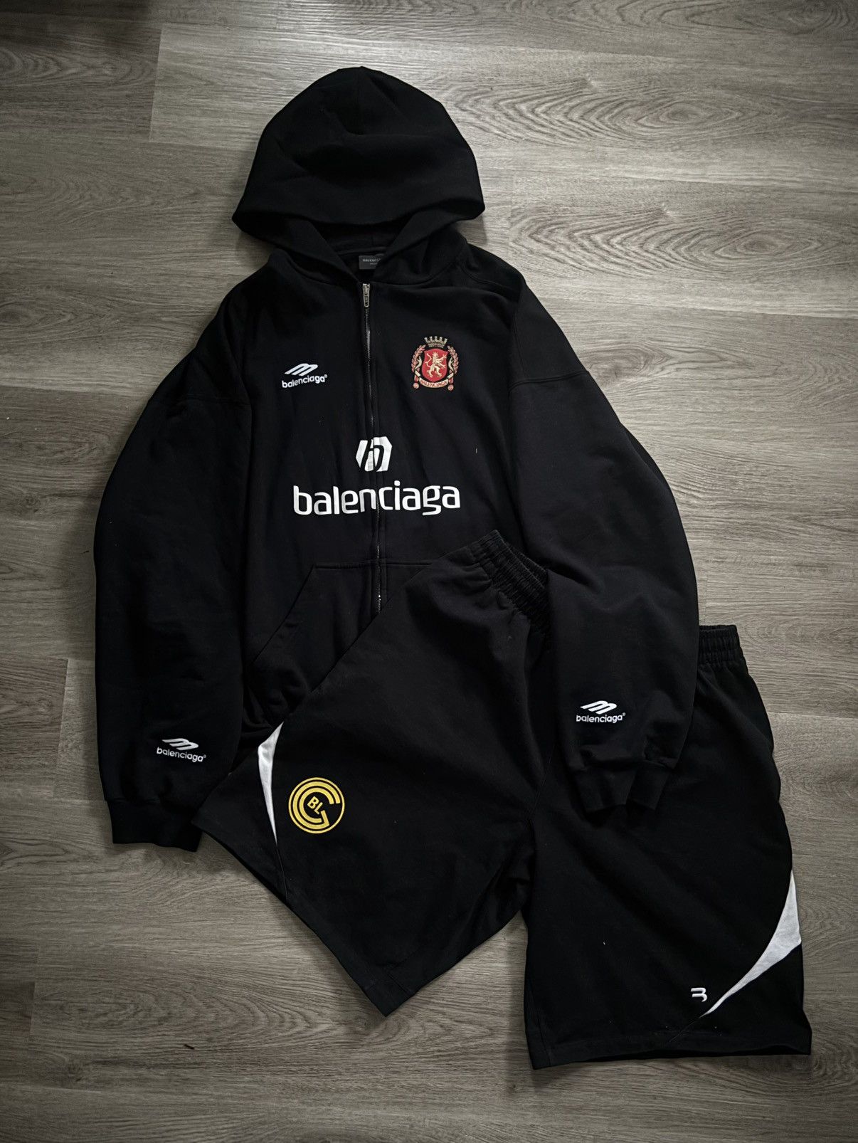 Balenciaga Balenciaga Exclusive Soccer Set Size US M / EU 48-50 / 2 - 1 Thumbnail