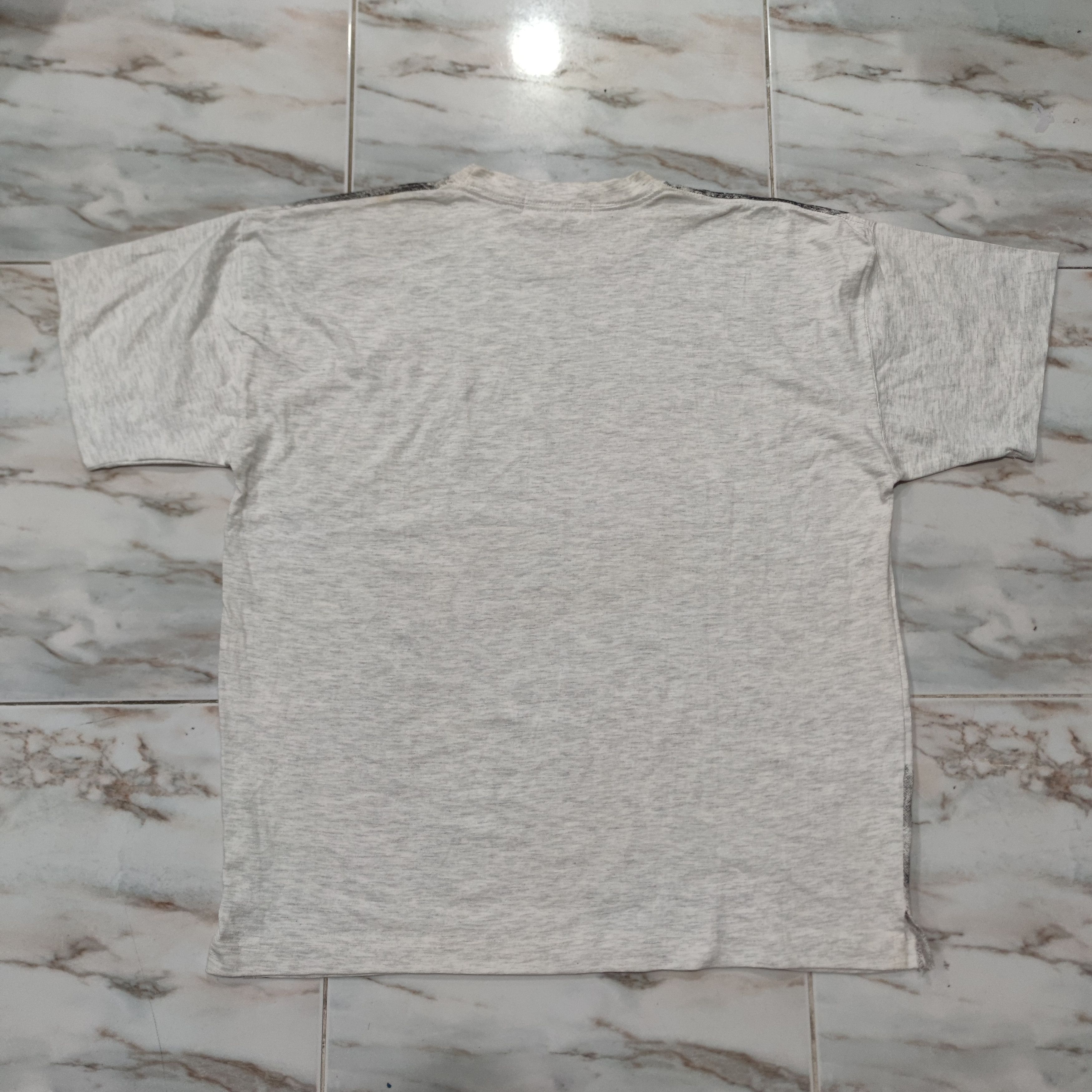 Vintage VINTAGE ELEPHANT OVERPRINT DESIGN T SHIRT Size US L / EU 52-54 / 3 - 2 Thumbnail
