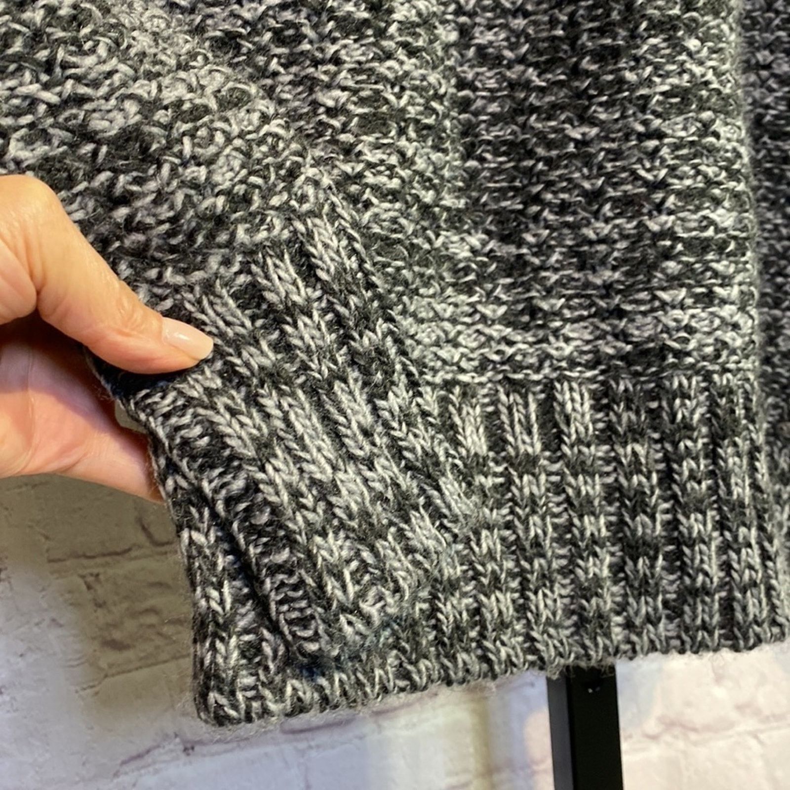 American Eagle Outfitters NWOT American Eagle outfitters sweater Size XS / US 0-2 / IT 36-38 - 4 Thumbnail