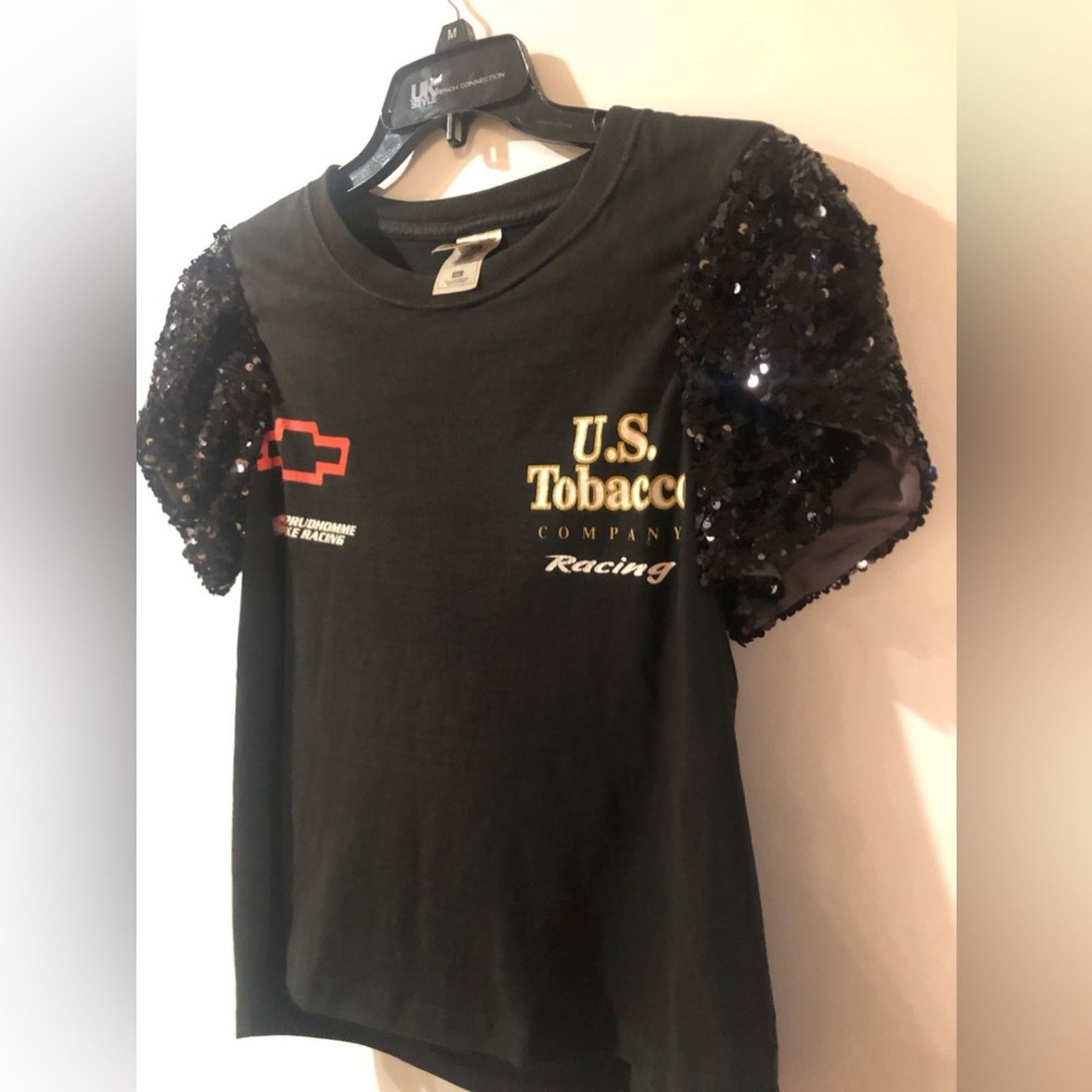 Fruit Of The Loom Cool T-shirt with puffed sequin sleeves. Size S / US 4 / IT 40 - 4 Thumbnail