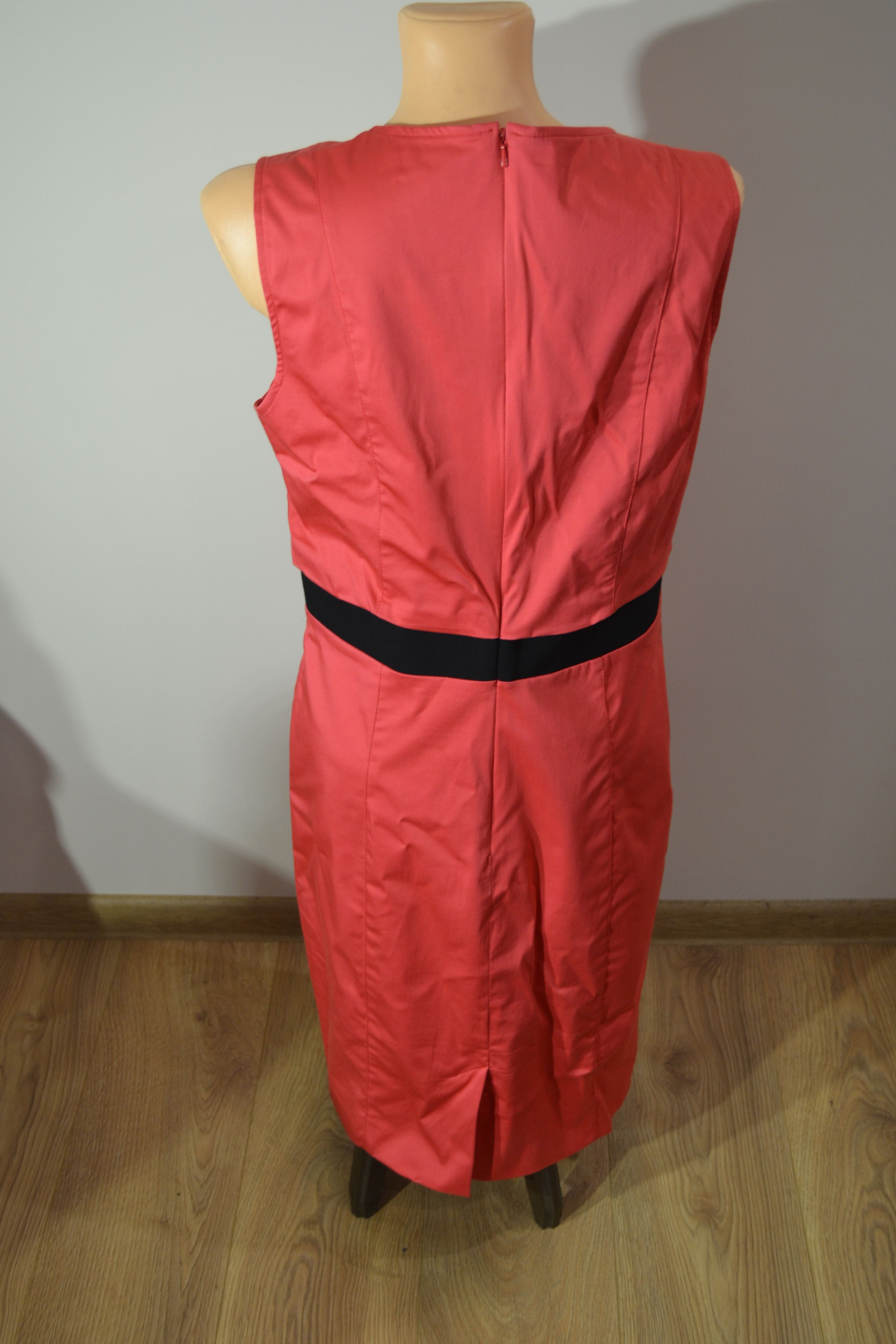 MAX&Co. Dress Max&Co Red Sleek Pencil | Fitted Waist Modern M Size M / US 6-8 / IT 42-44 - 5 Thumbnail
