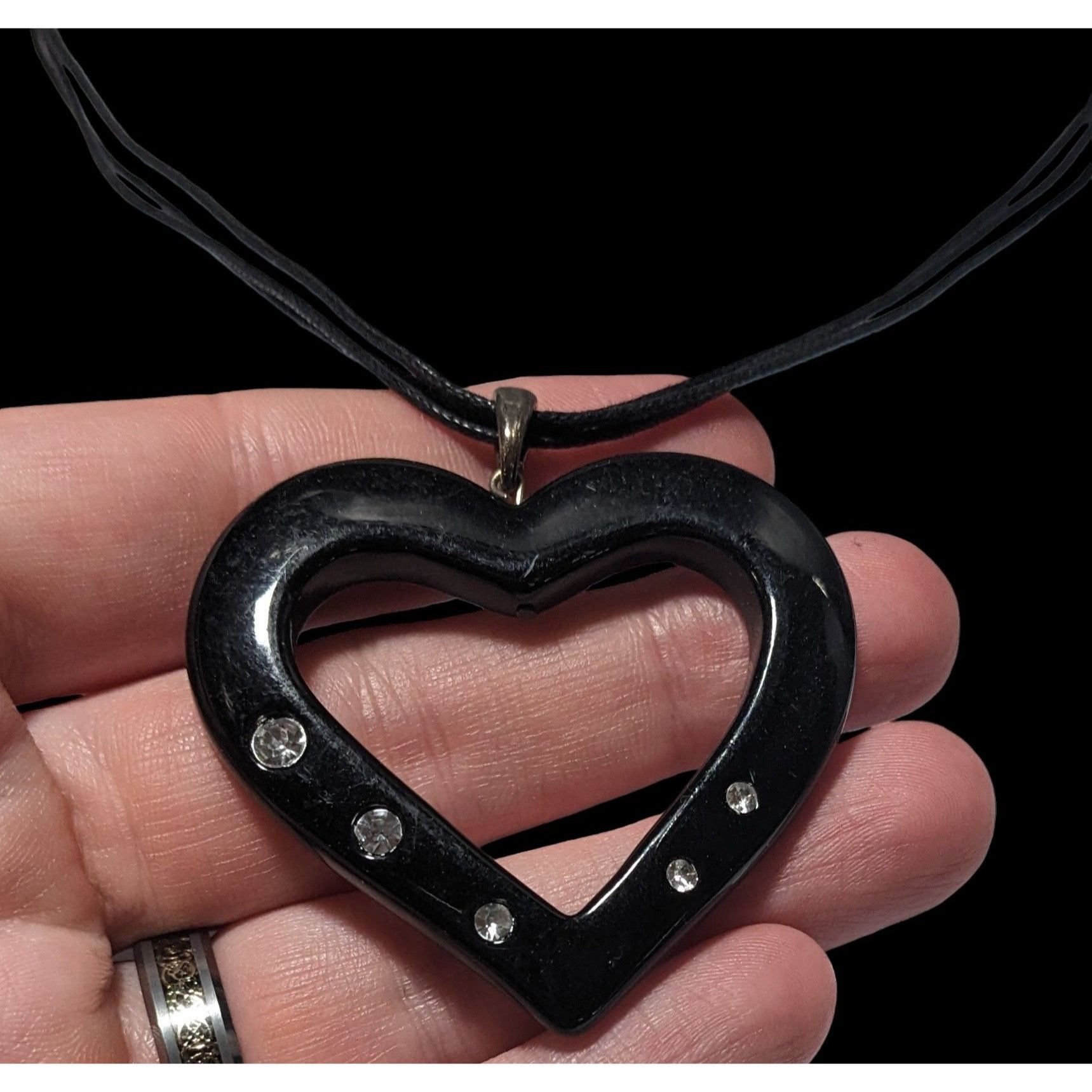 Other Glam Goth Open Heart Black Pendant Necklace Size ONE SIZE - 4 Thumbnail