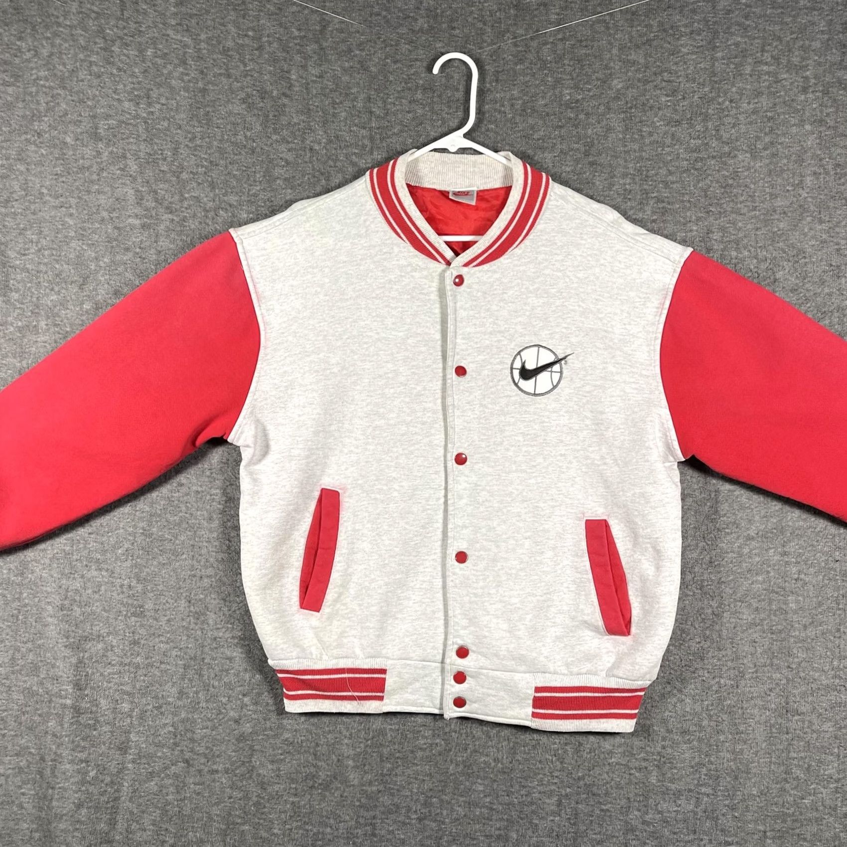 Nike VINTAGE Nike Jacket Mens XL Gray Red Varsity Basketball Swoosh Snap USA 90s Rare Size US XL / EU 56 / 4 - 3 Thumbnail