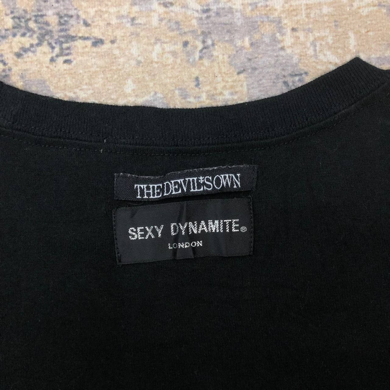 Band Tees × Japanese Brand T110 THE DEVIL’S OWN x SEXY DYNAMITE LONDON Punk TEE Size XS / US 0-2 / IT 36-38 - 5 Thumbnail