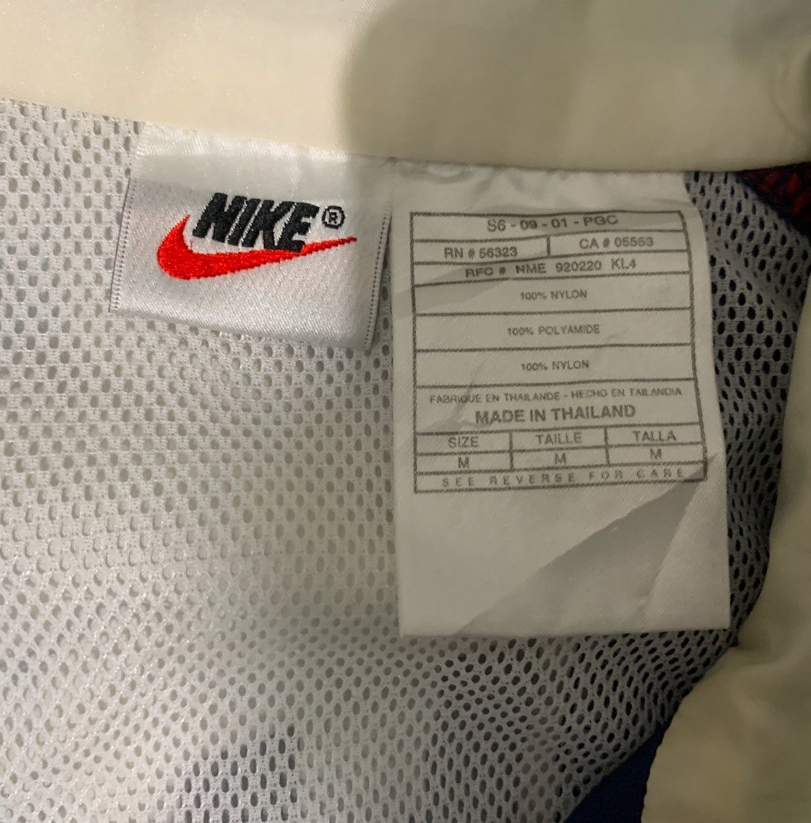 Nike VINTAGE 90s NIKE ZIPPER WINDBREAKER BIG LOGO Size US L / EU 52-54 / 3 - 14 Thumbnail