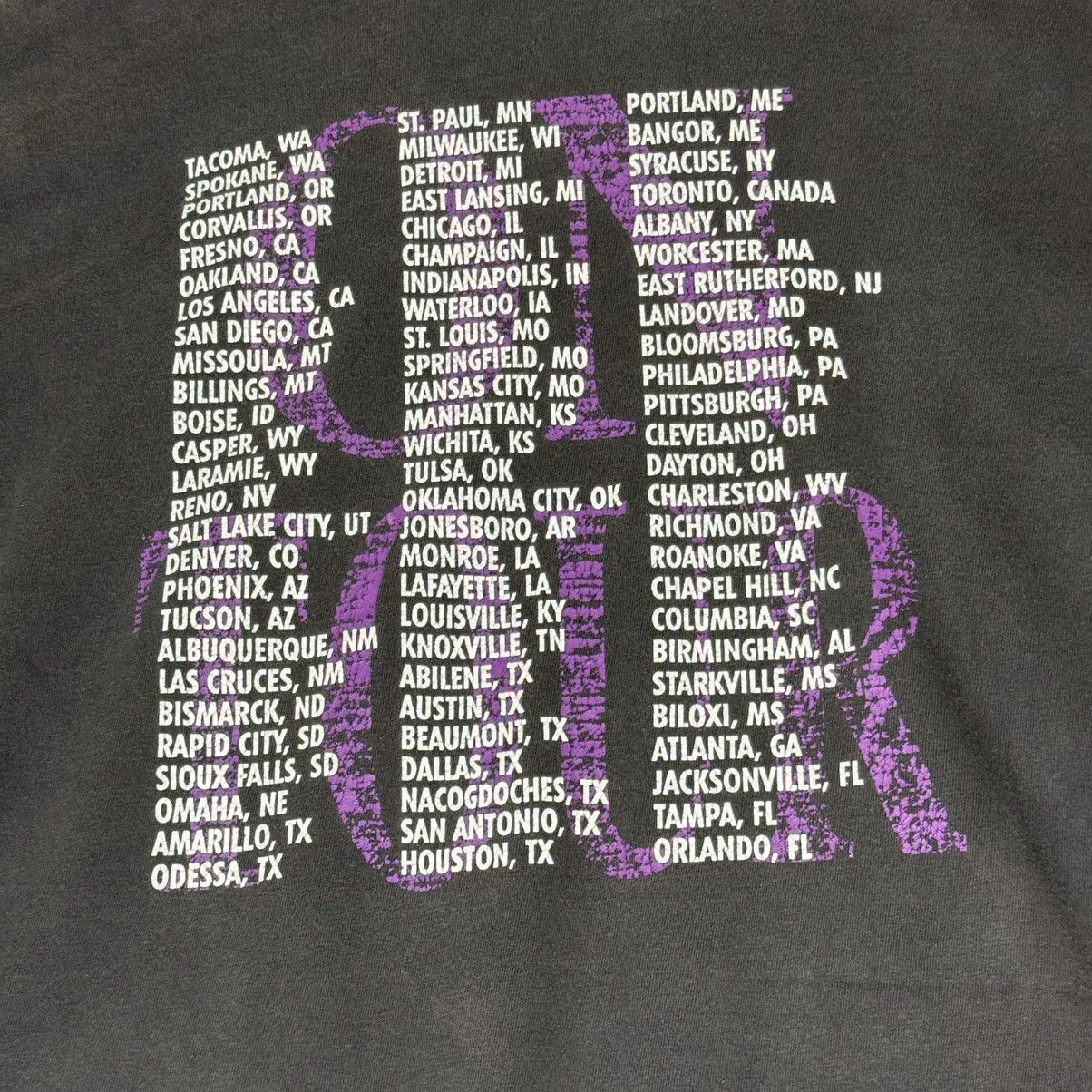 Band Tees Vintage 92s Garth Brooks On Town Tour Tee Size US M / EU 48-50 / 2 - 9 Thumbnail