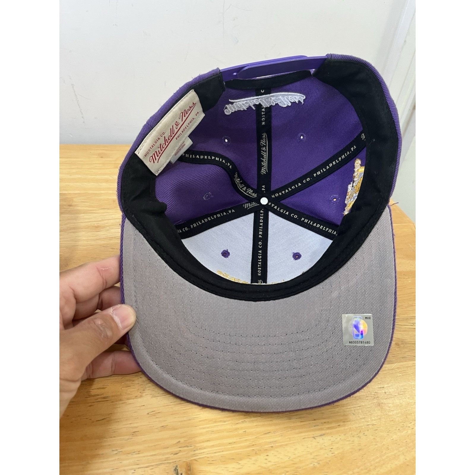 Mitchell & Ness 2009 Mitchell & Ness LA Lakers NBA Champions Hat Size ONE SIZE - 7 Thumbnail