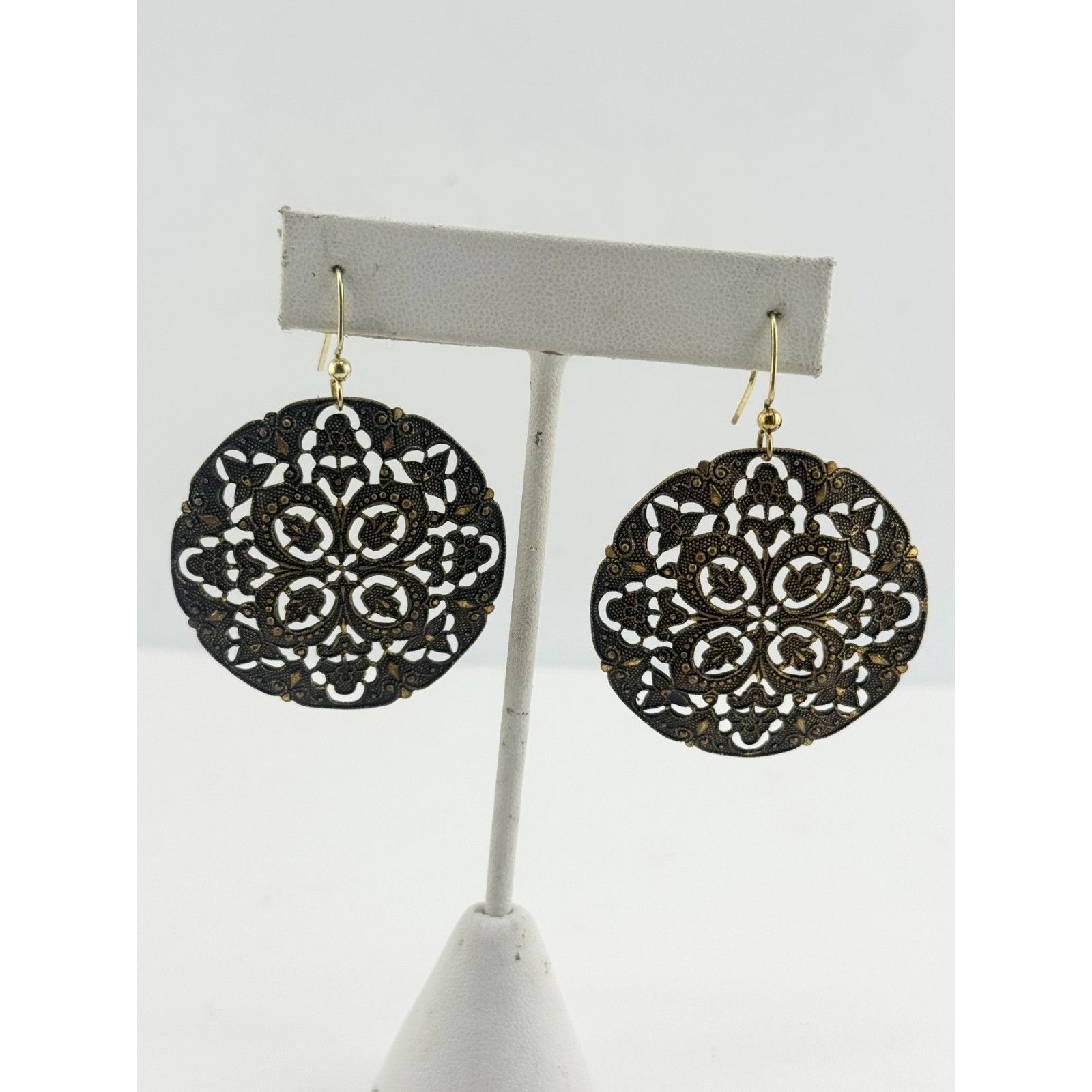 Vintage Vintage large filigree gold dangle earrings Size ONE SIZE - 1 Thumbnail