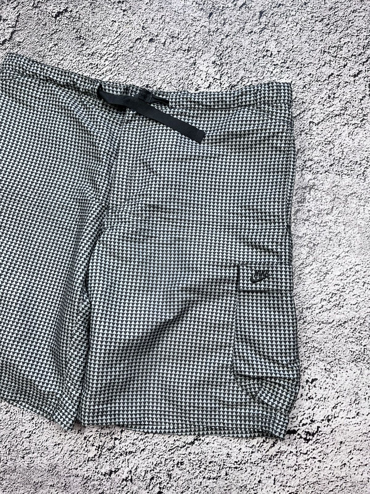 Nike Vintage Nike cargo swoosh shorts size XXL Size US 38 / EU 54 - 3 Thumbnail