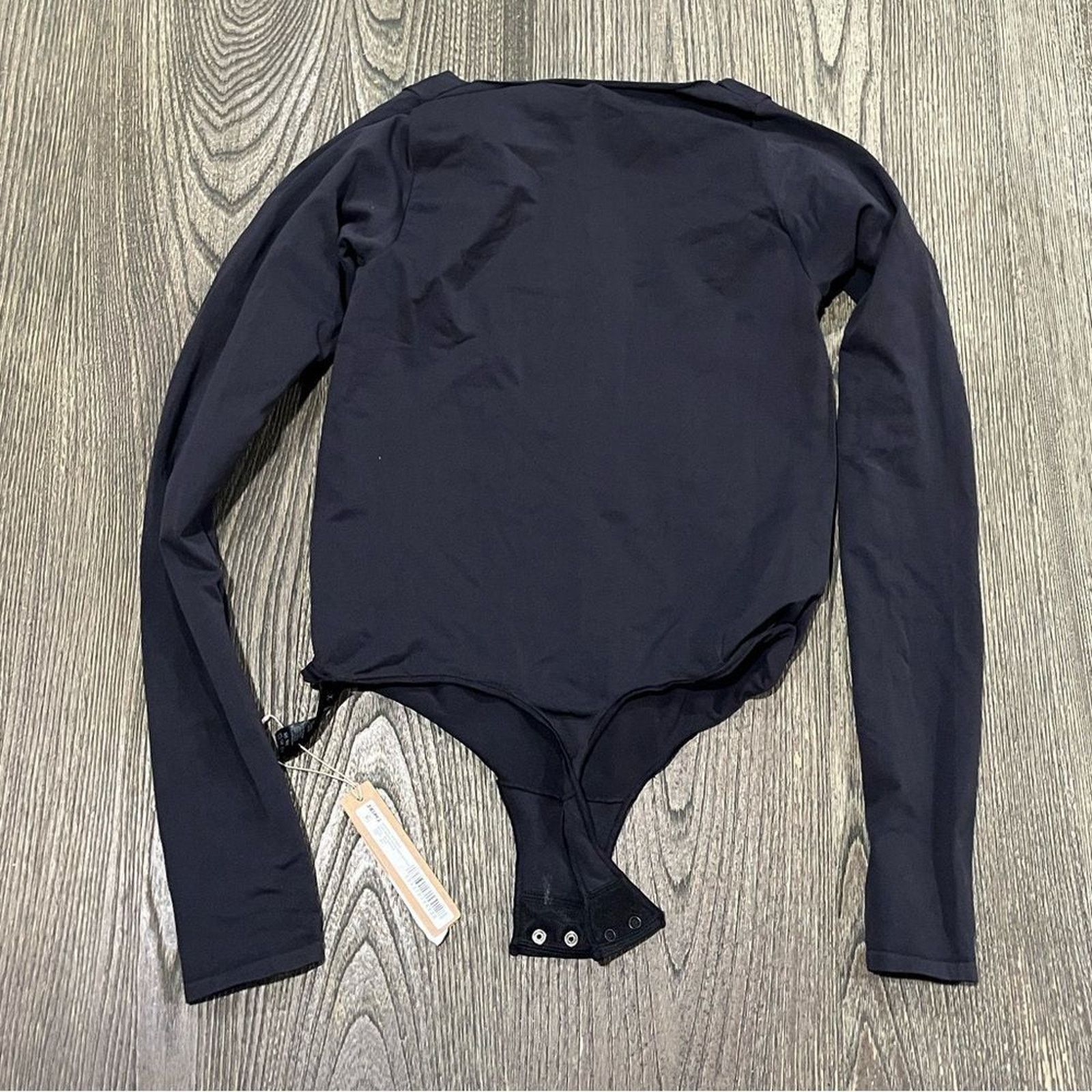 SKIMS NWT Essential Skims Long Sleeve Bodysuit Satin Size S/M Size S / US 4 / IT 40 - 5 Thumbnail