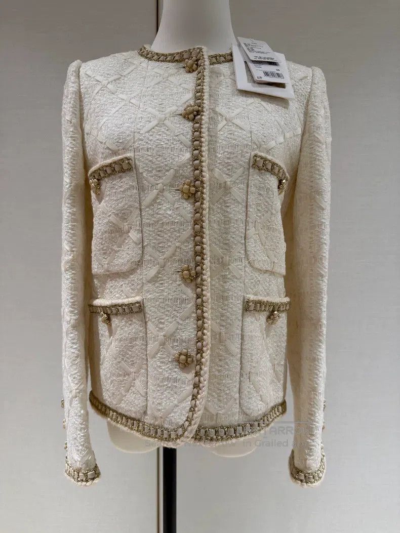 Chanel Chanel High-end handicraft workshop women's castle jacket Size XS / US 0-2 / IT 36-38 - 1 Thumbnail