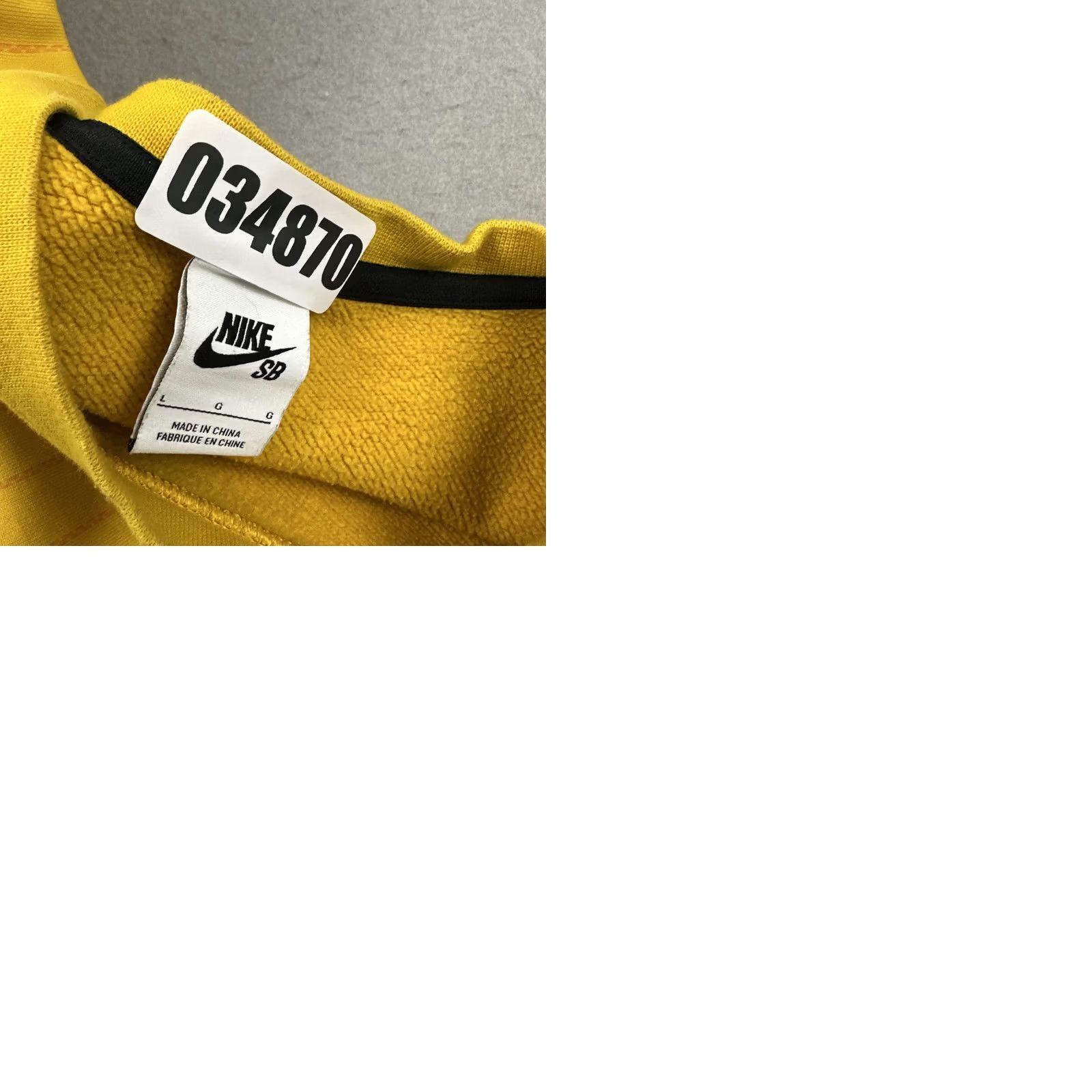 Nike Nike SB Sweatshirt Men L Yellow Stripe Crew Pullover Swoosh Logo Graphic Print Skateboarding Pullover — Regular Fit, Cotton Fleece Size US L / EU 52-54 / 3 - 9 Thumbnail