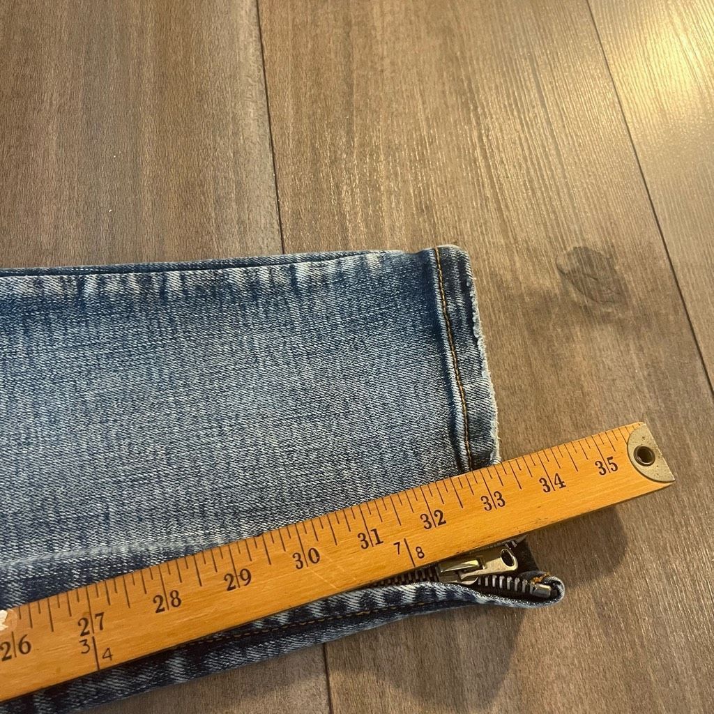 MNML MNML Light Wash Distressed Casual Denim Jeans Men 38x33 Size US 38 / EU 54 - 3 Thumbnail