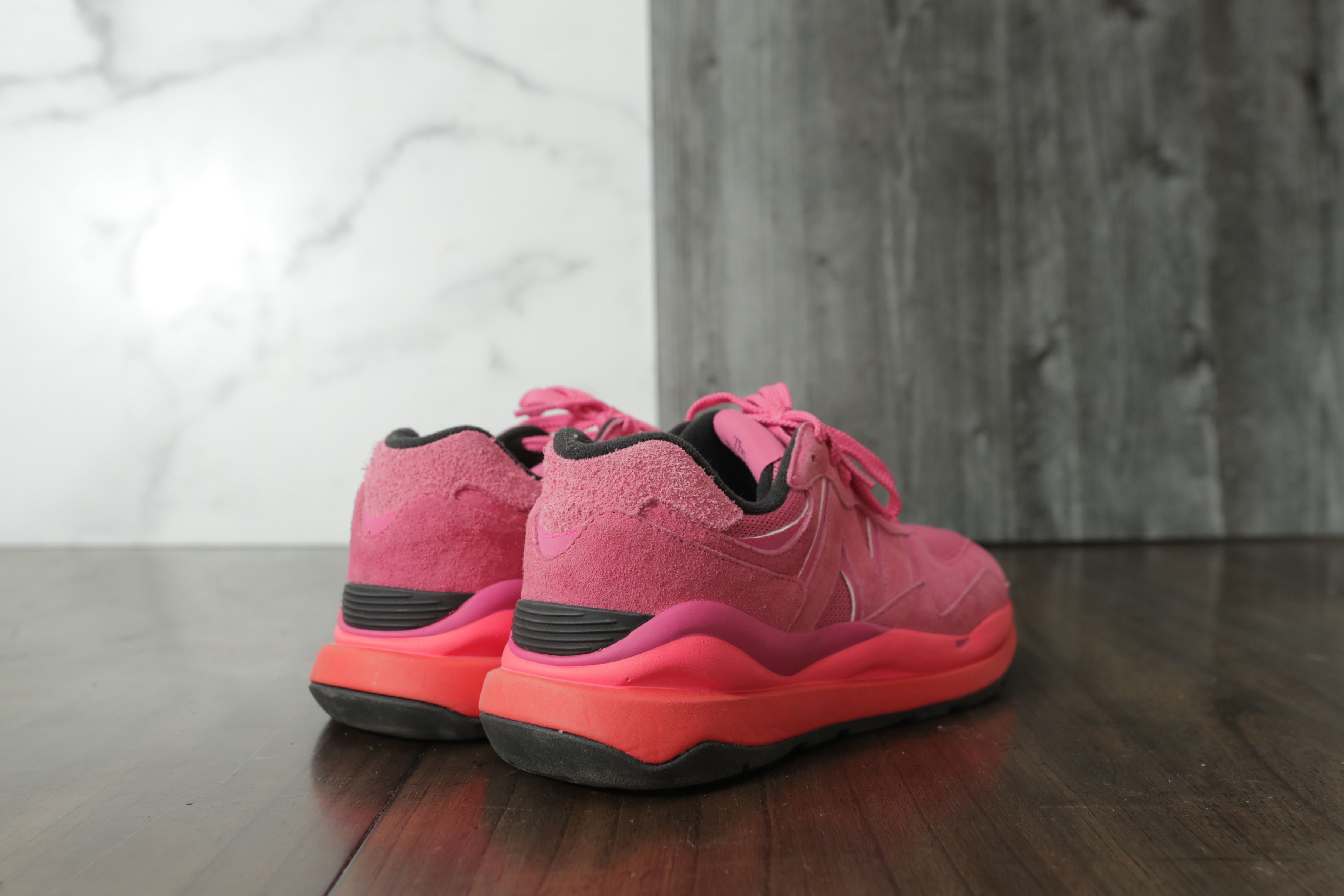 New Balance New Balance 57/40 Valentine's Day (2021) (9.5) Size US 9.5 / EU 42-43 - 3 Thumbnail