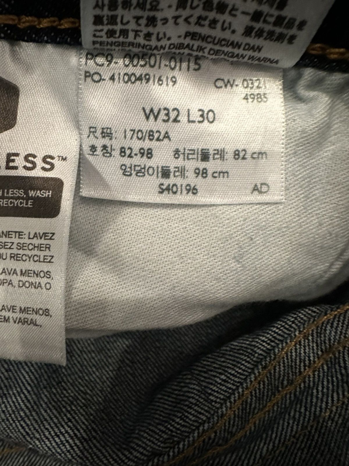 Levi's Levis 501 Jeans Mens 32x29 Straight Leg Button Fly Size US 32 / EU 48 - 12 Thumbnail