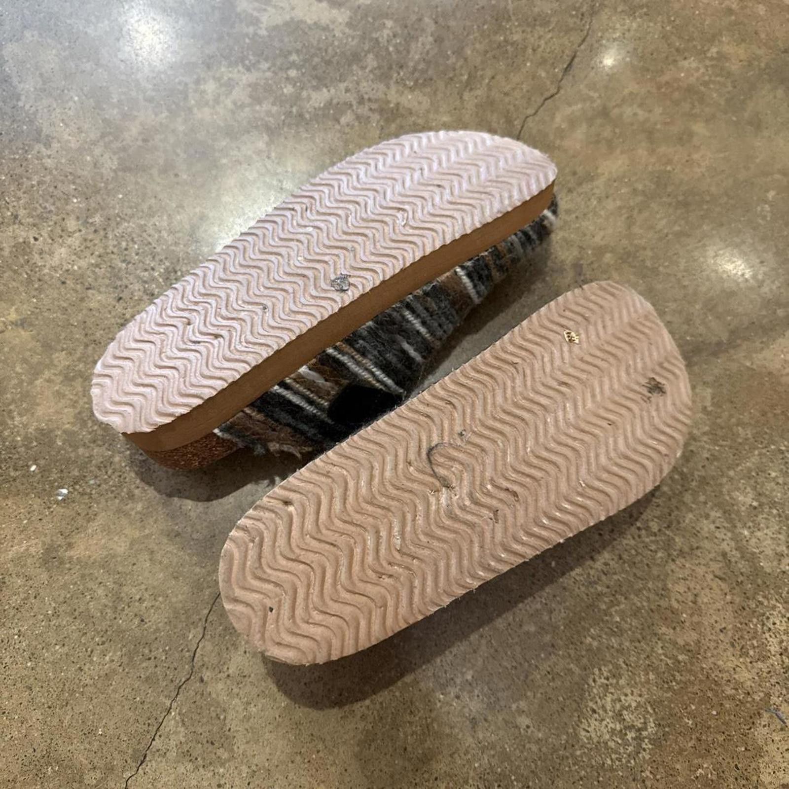 Other Women's Rocket Dog Textured Slide Clogs Size US 7 / IT 37 - 4 Thumbnail