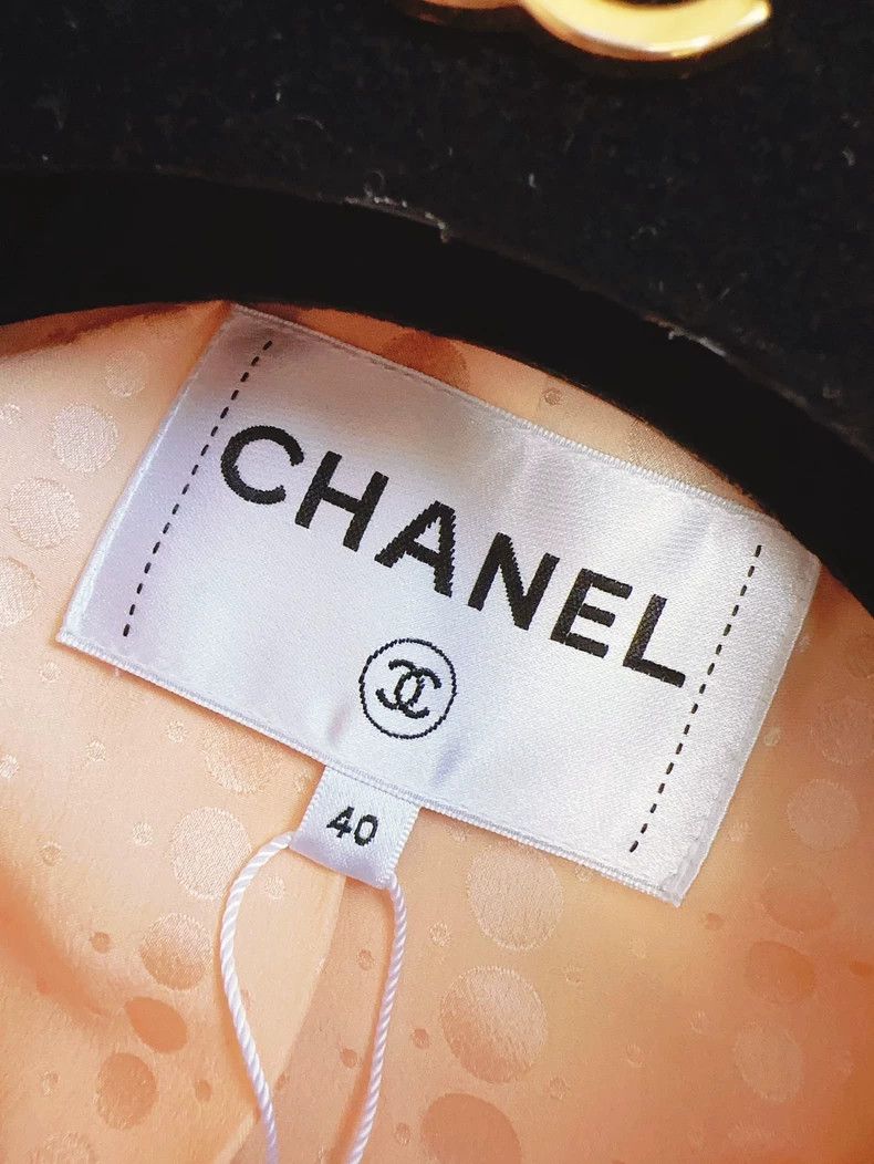 Chanel Chanel 21 Early Spring Orange Pink Burgundy Roll-Edged Sof Size S / US 4 / IT 40 - 5 Thumbnail