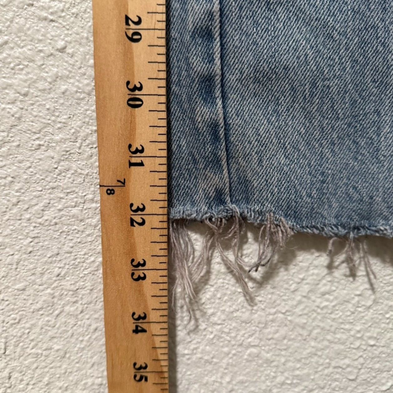 Calvin Klein Calvin Klein Jeans Womens 30x32 Straight Leg Raw Hem Light Wash Denim USA Made Size 30" / US 8 / IT 44 - 6 Thumbnail