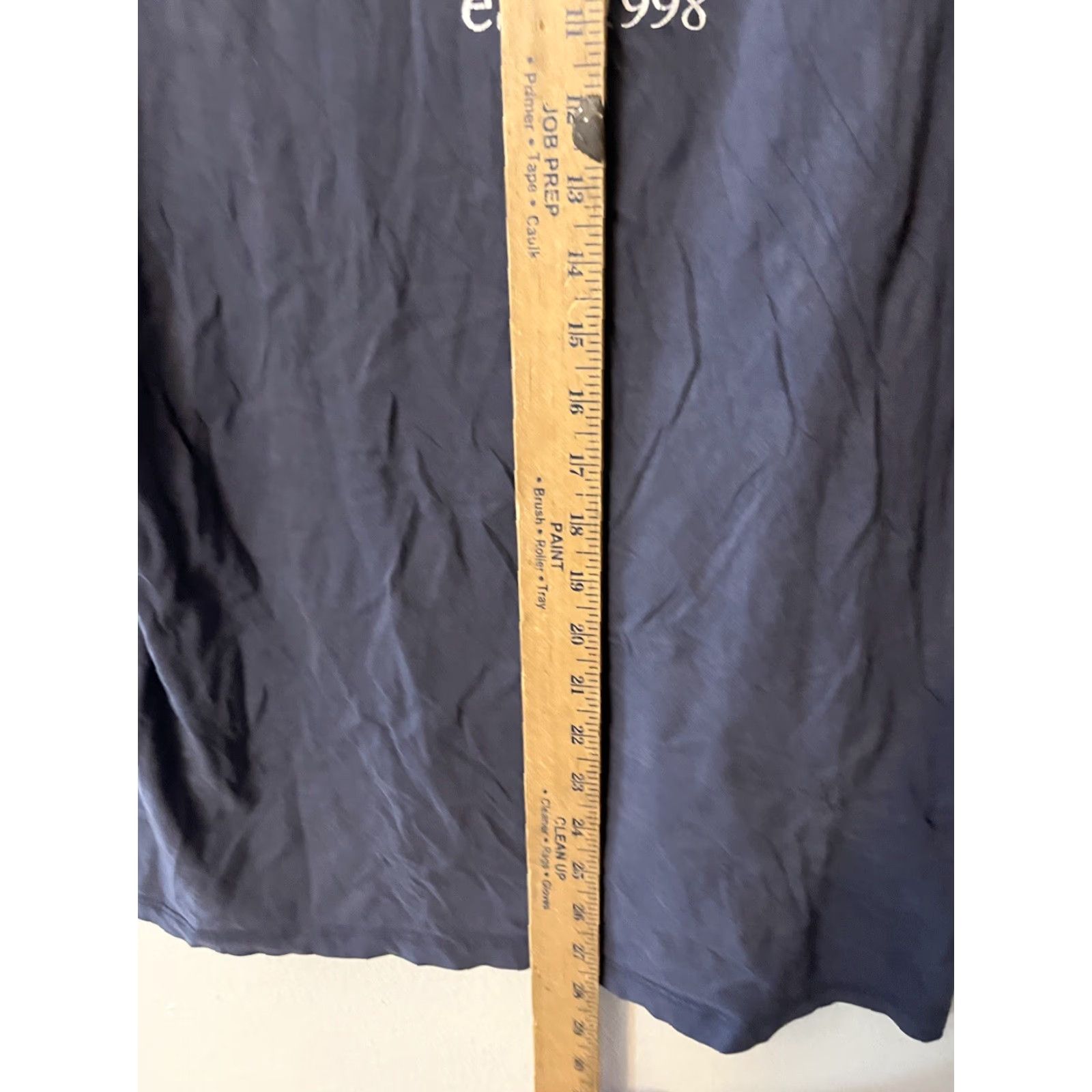 Vineyard Vines VINTAGE Vineyard Vines T Shirt Mens M Navy Blue Fish Pocket Short Sleeve Distressed Logo 90s Shirts Mens Size US M / EU 48-50 / 2 - 4 Thumbnail