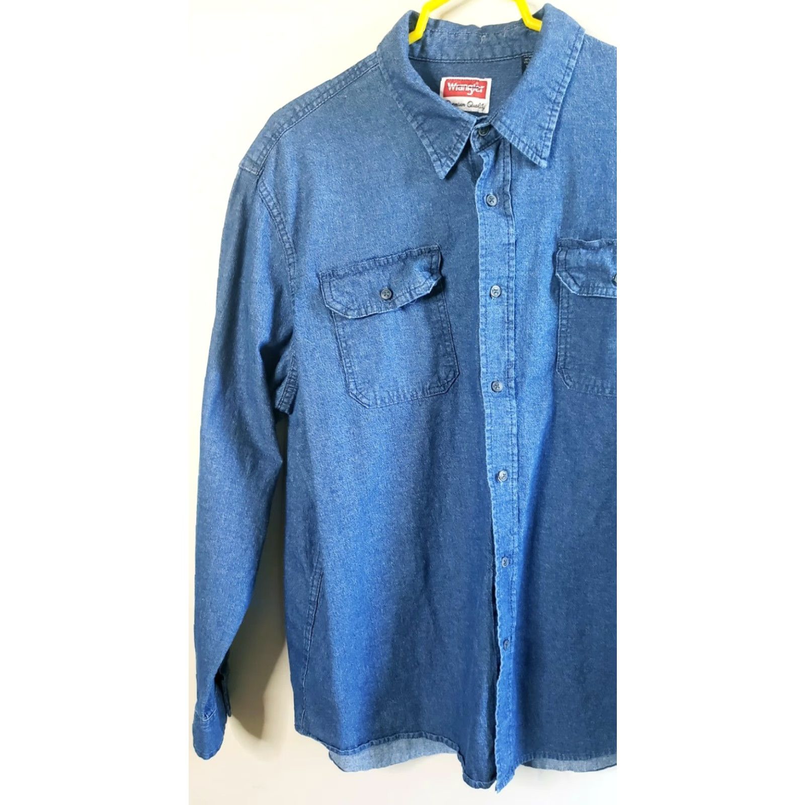 Wrangler Wrangler XL Men’s Comfort Flex Denim Long Sleeve Flap Pocket Button Up Shirt Size US XL / EU 56 / 4 - 4 Thumbnail
