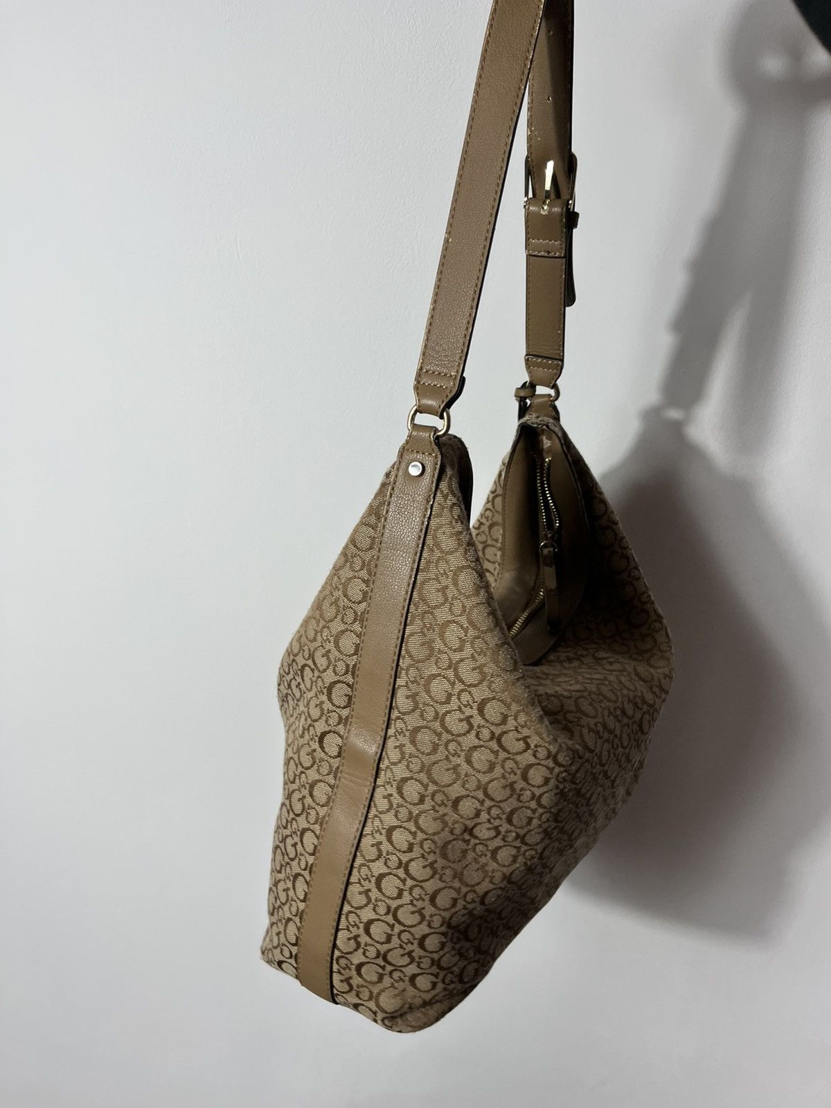Guess × Vintage Y2K GUESS Monogram Shoulder Bag with Adjustable Strap Size ONE SIZE - 6 Thumbnail