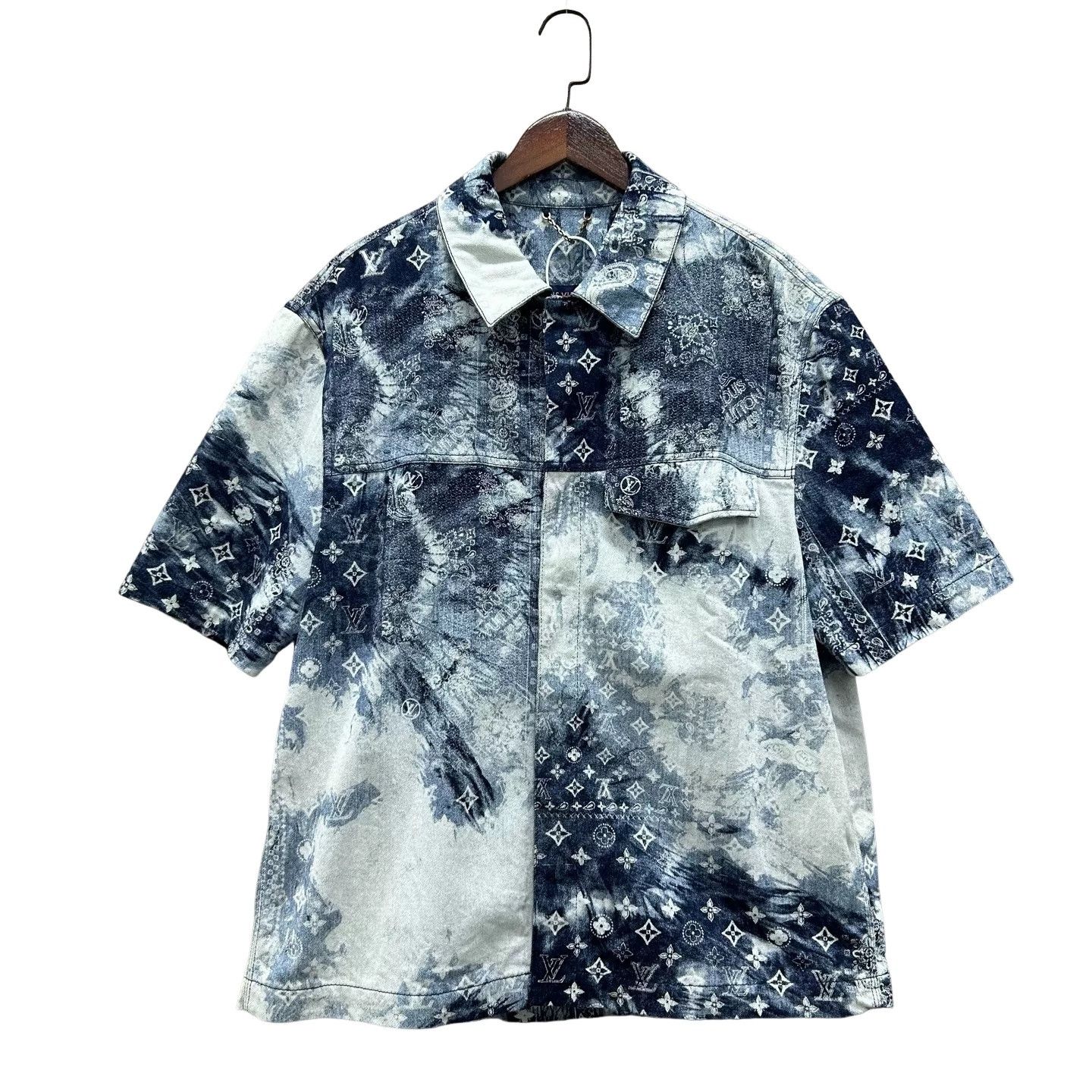 Louis Vuitton Louis Vuitton Bandana Print Short Sleeve Shirt L Size US L / EU 52-54 / 3 - 1 Thumbnail