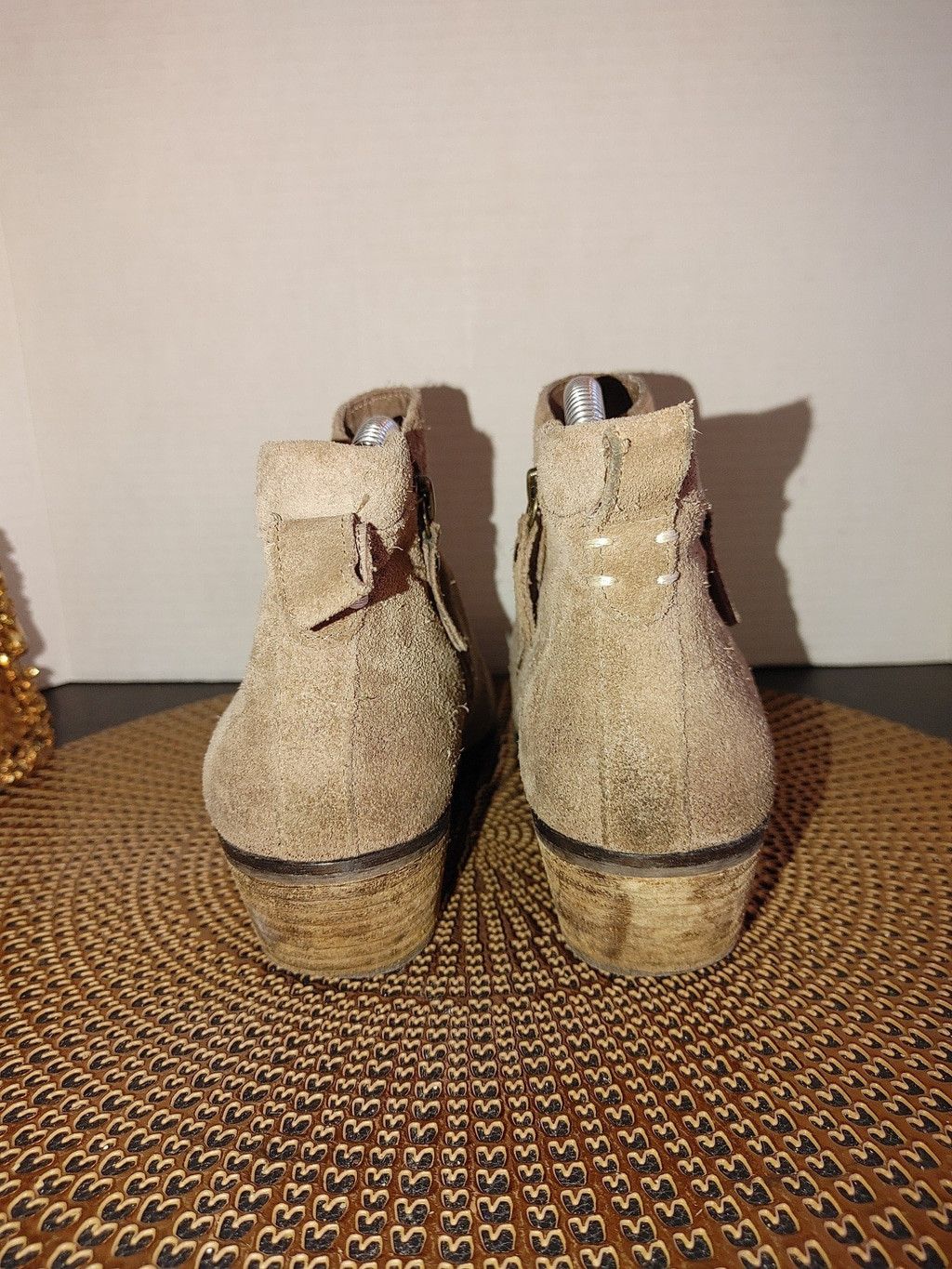 Vince Camuto Vince Camuto Tricera Suede Ankle Booties Size 8.5M Size US 8.5 / IT 38.5 - 5 Thumbnail