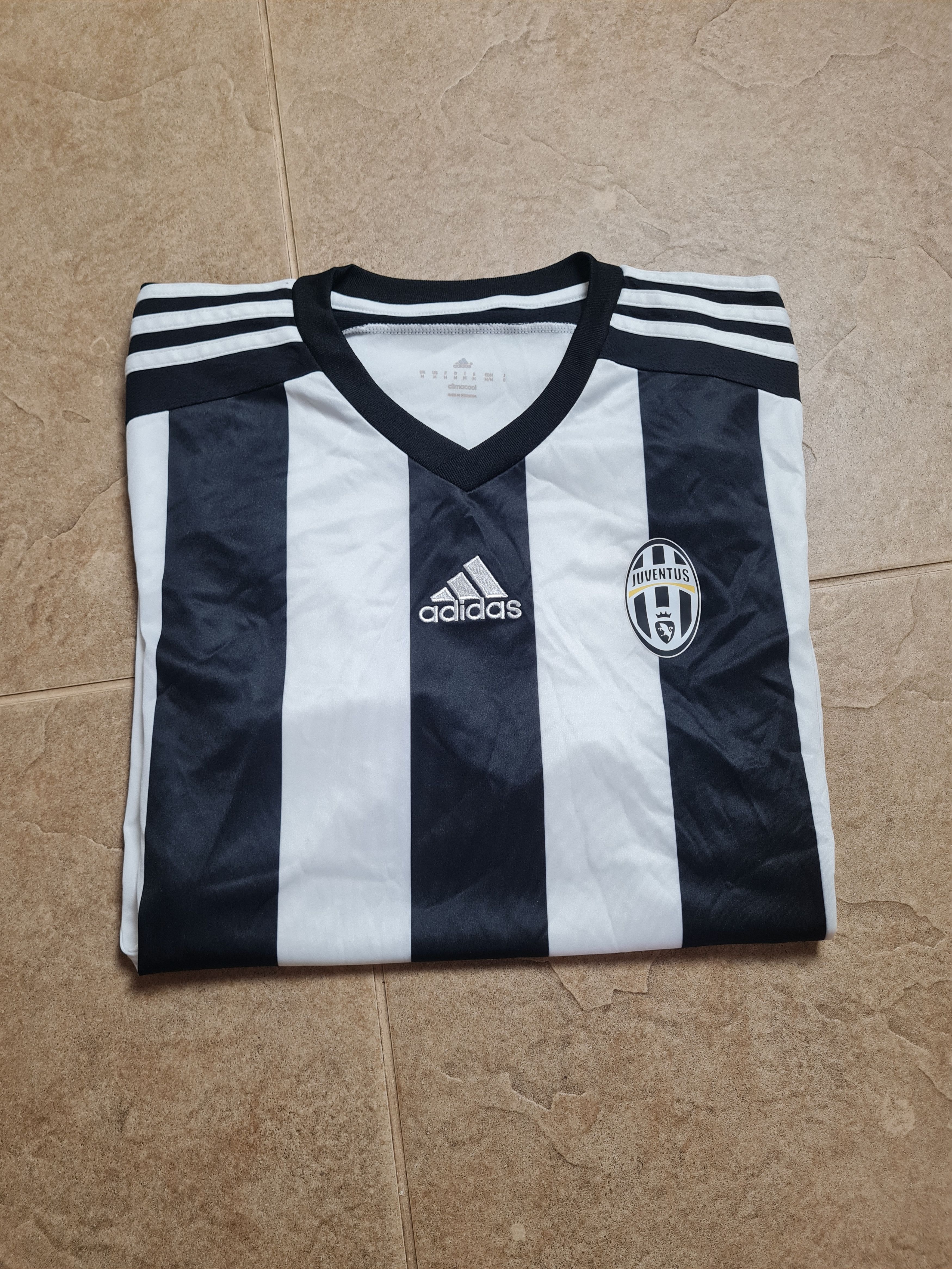 Adidas JUVENTUS 2015-16 HOME FOOTBALL SOCCER JERSEY ACADEMY ADIDAS Size US M / EU 48-50 / 2 - 17 Thumbnail