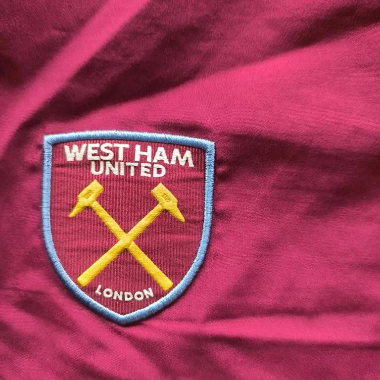 Umbro West Ham United Umbro football shorts size S Size US 28 / EU 44 - 3 Thumbnail
